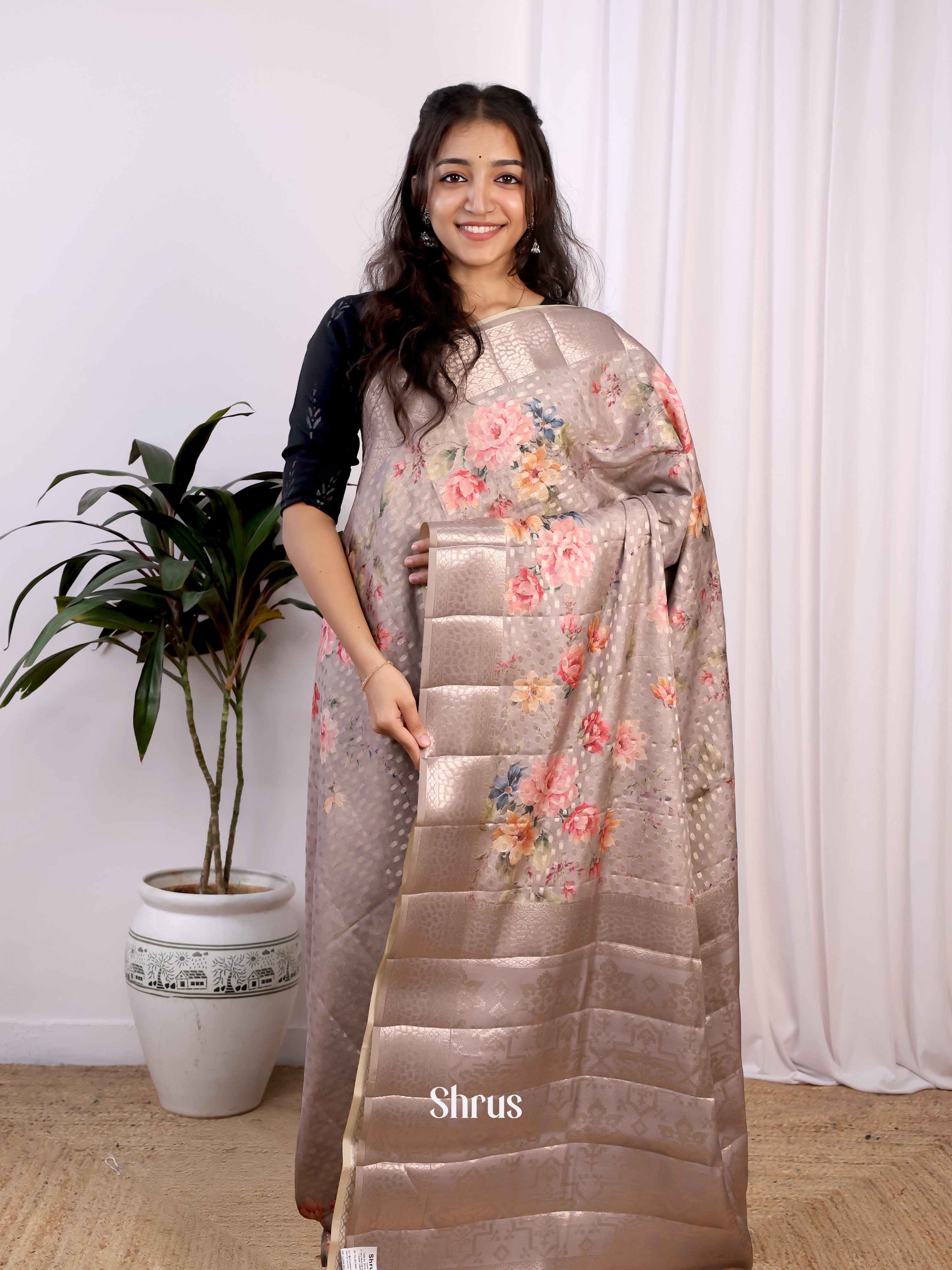 Grey - Printed chanderi Saree