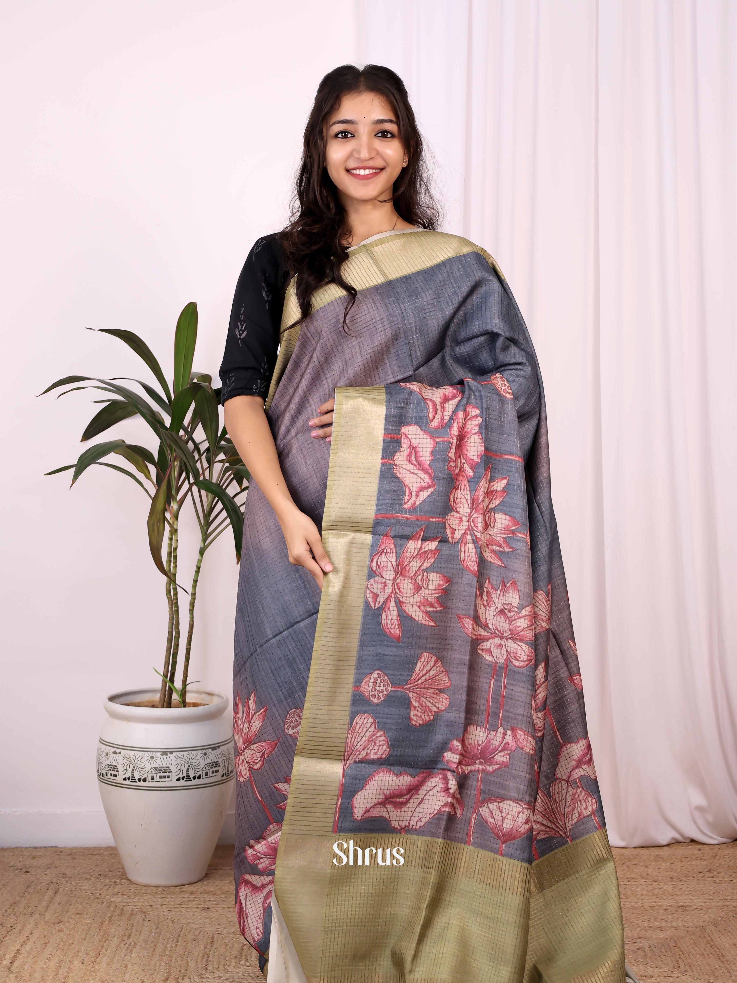 Grey & Green - Champa semitussar Saree