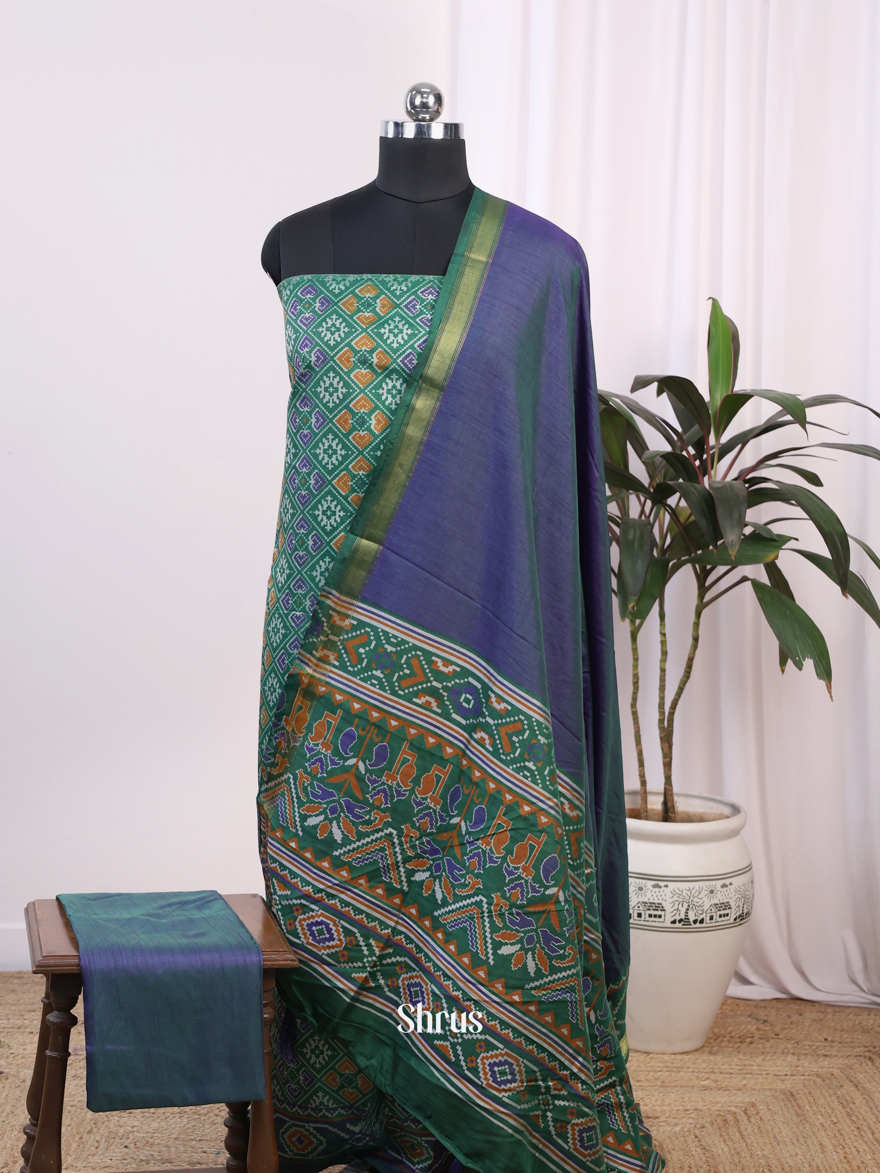 CJS25510 -semi patola salwar