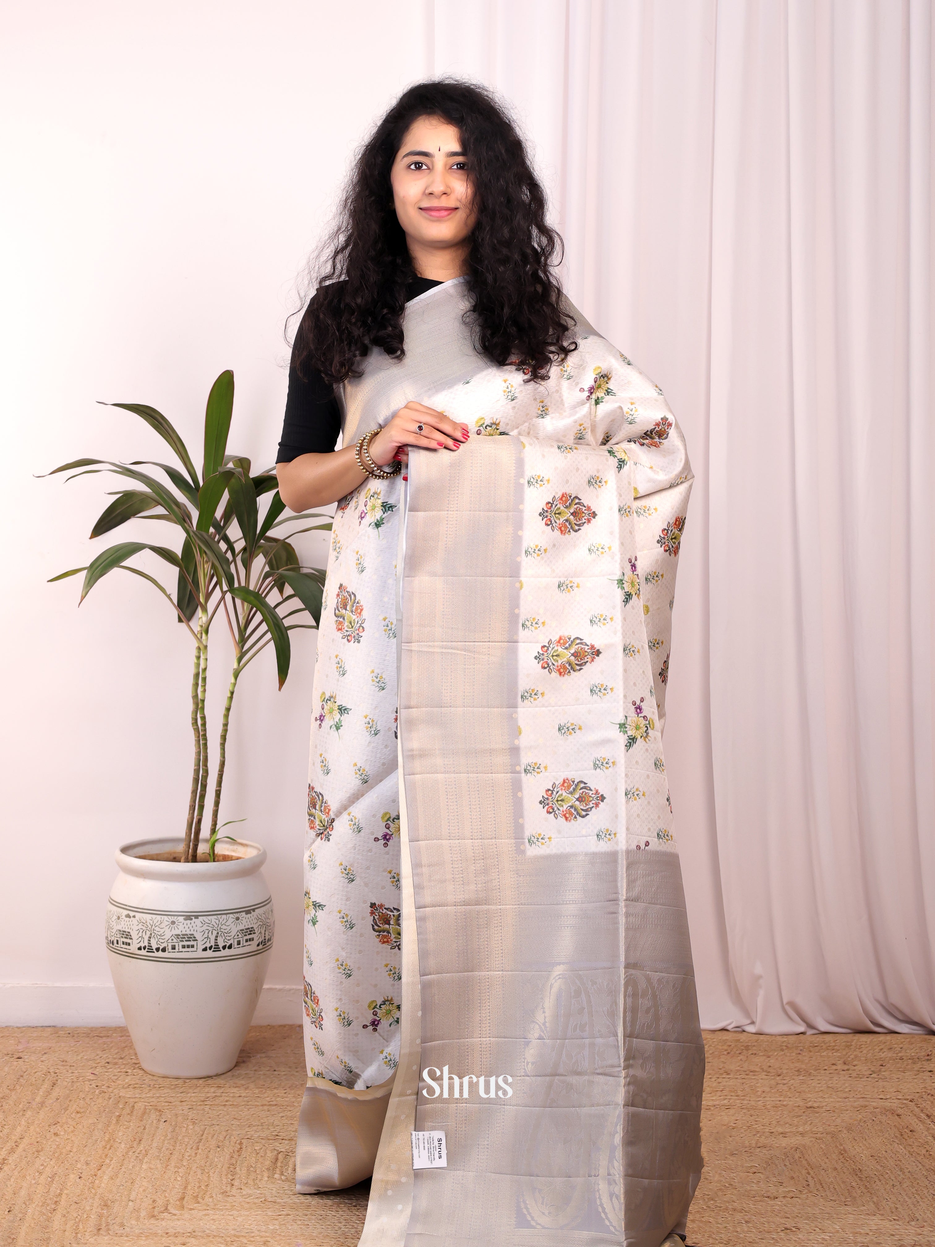 Cream & Mild Lavender - Semi Georgette Saree - Shop on Shrus.com