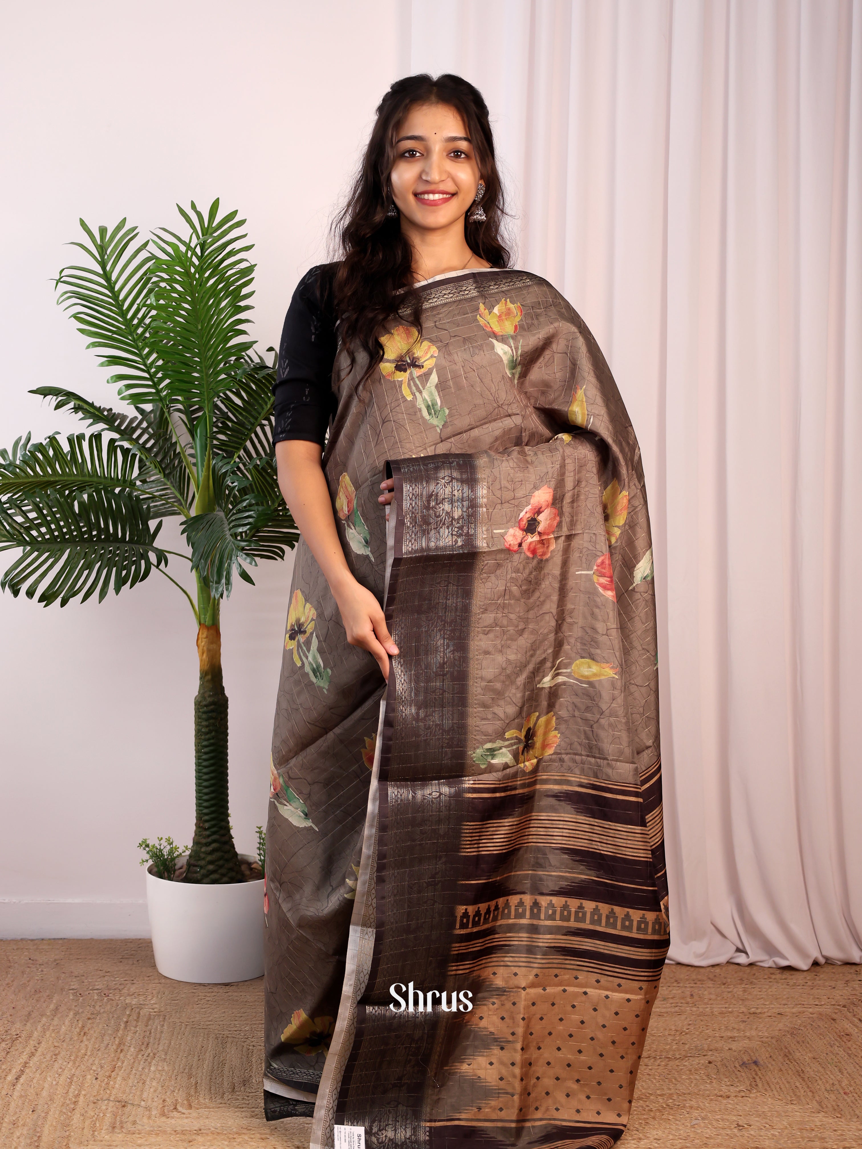 Grey& Brown- Semi Dola silk Saree