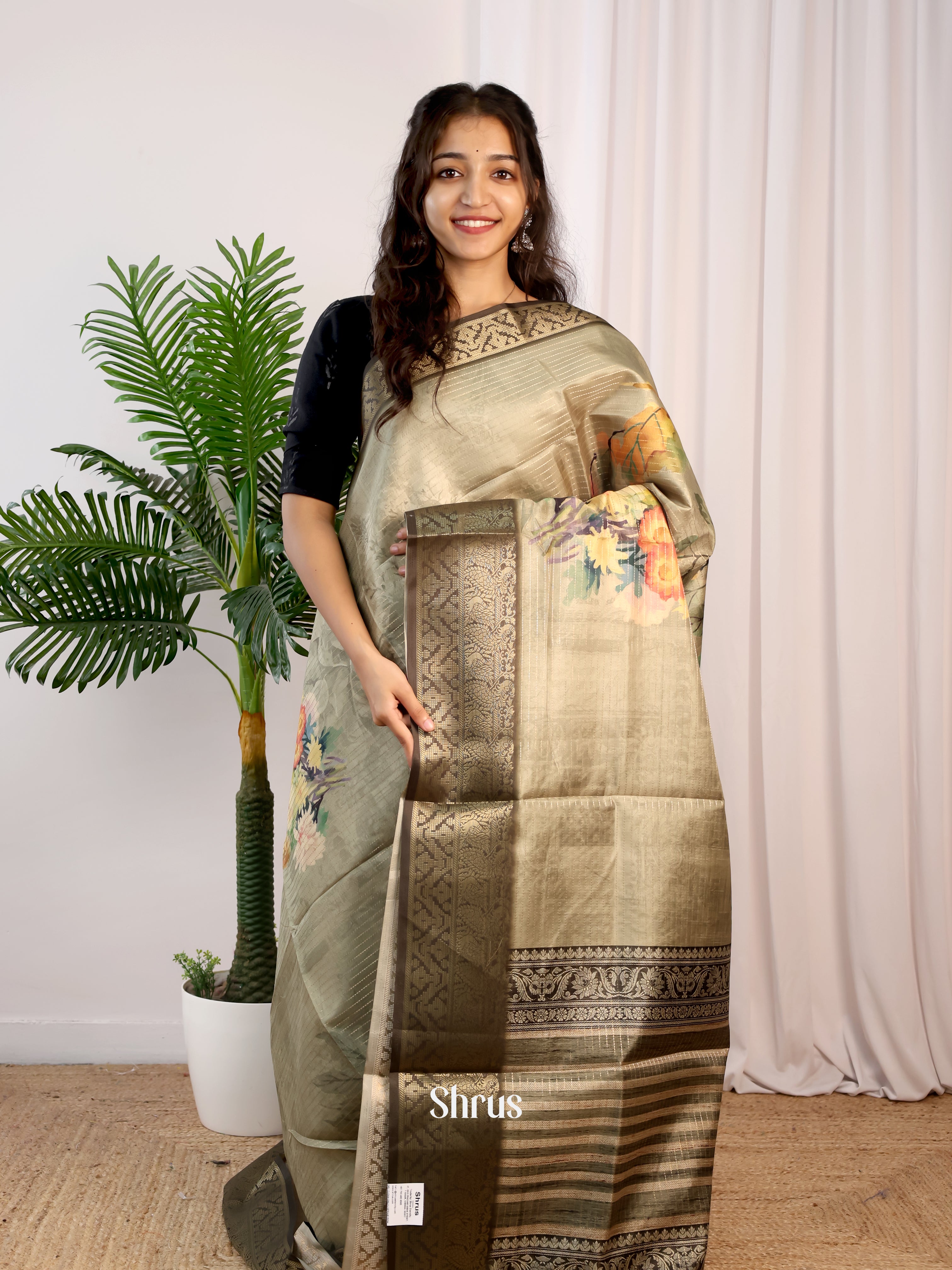 Lite Grey  & Green- Semi Dola silk Saree