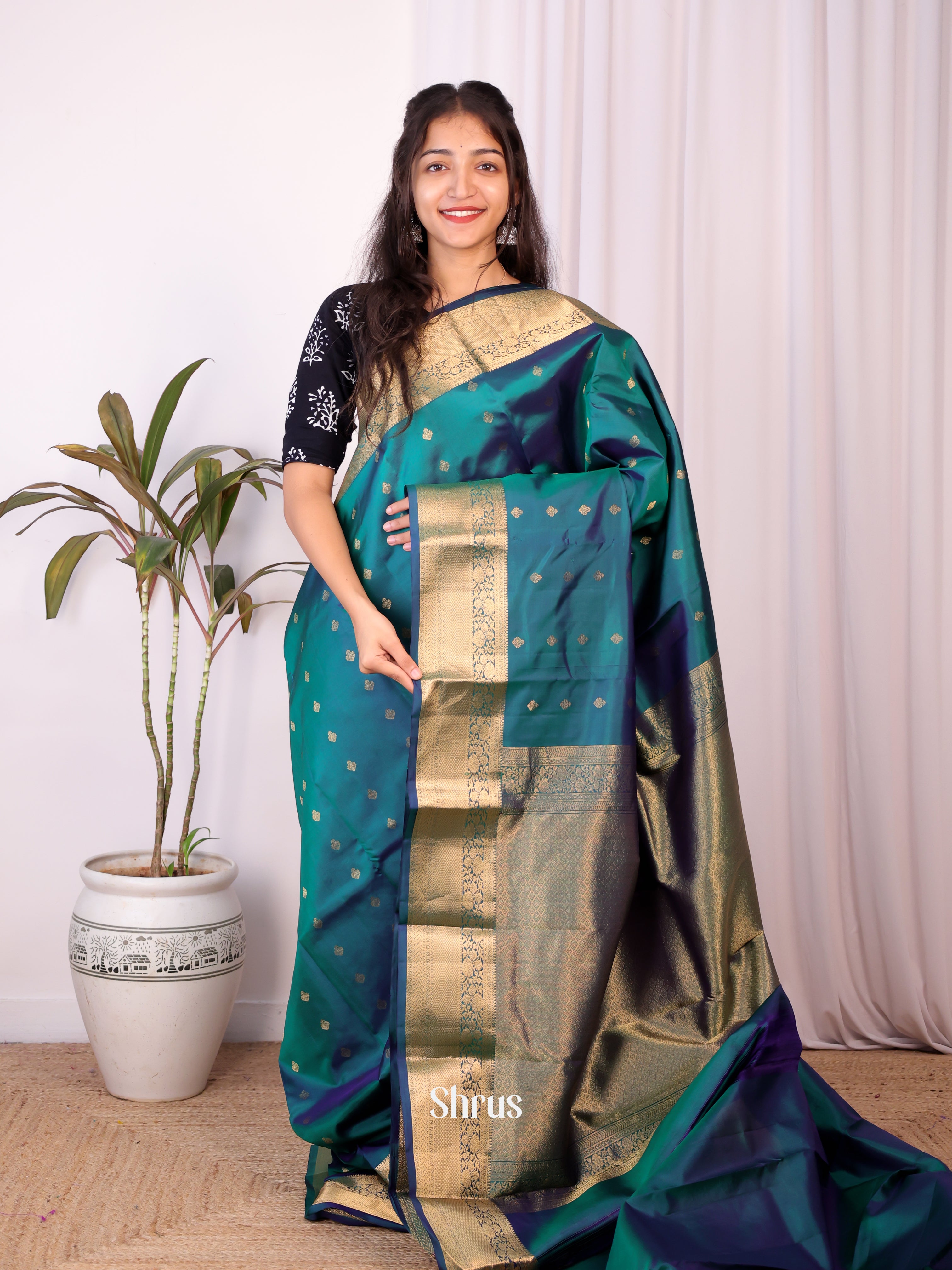 Peacock Green(Single Tone) - Kanchipuram silk Saree