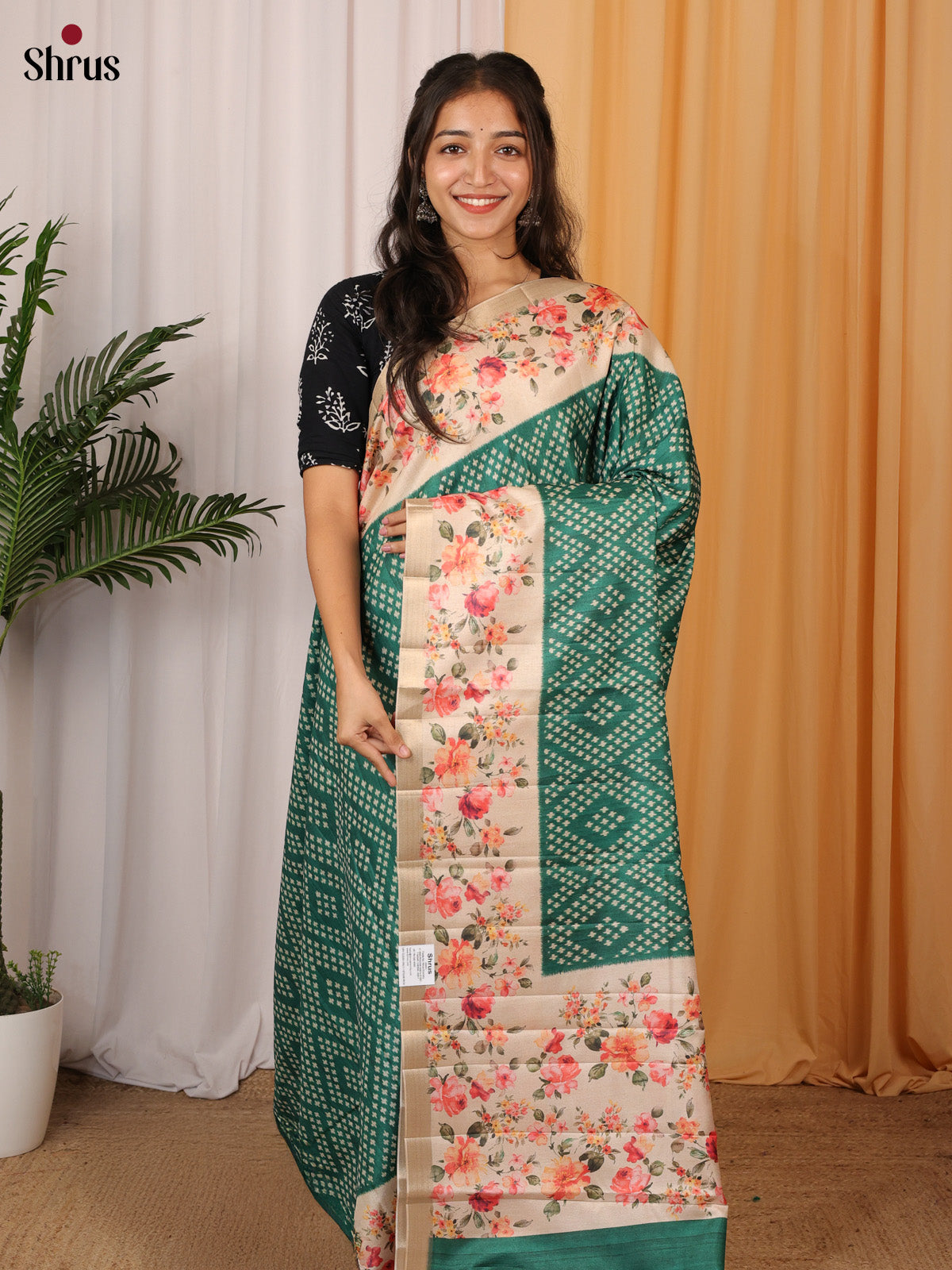 Green & Cream - Printed Tussar Saree