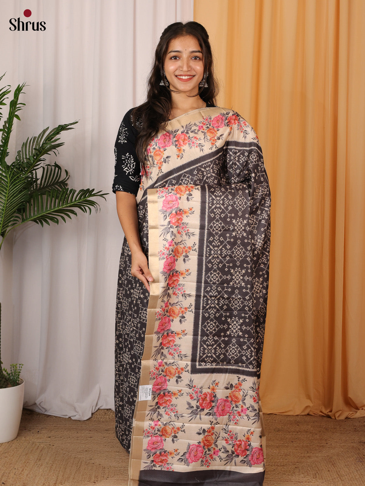 CLS09071 - Printed Tussar Saree