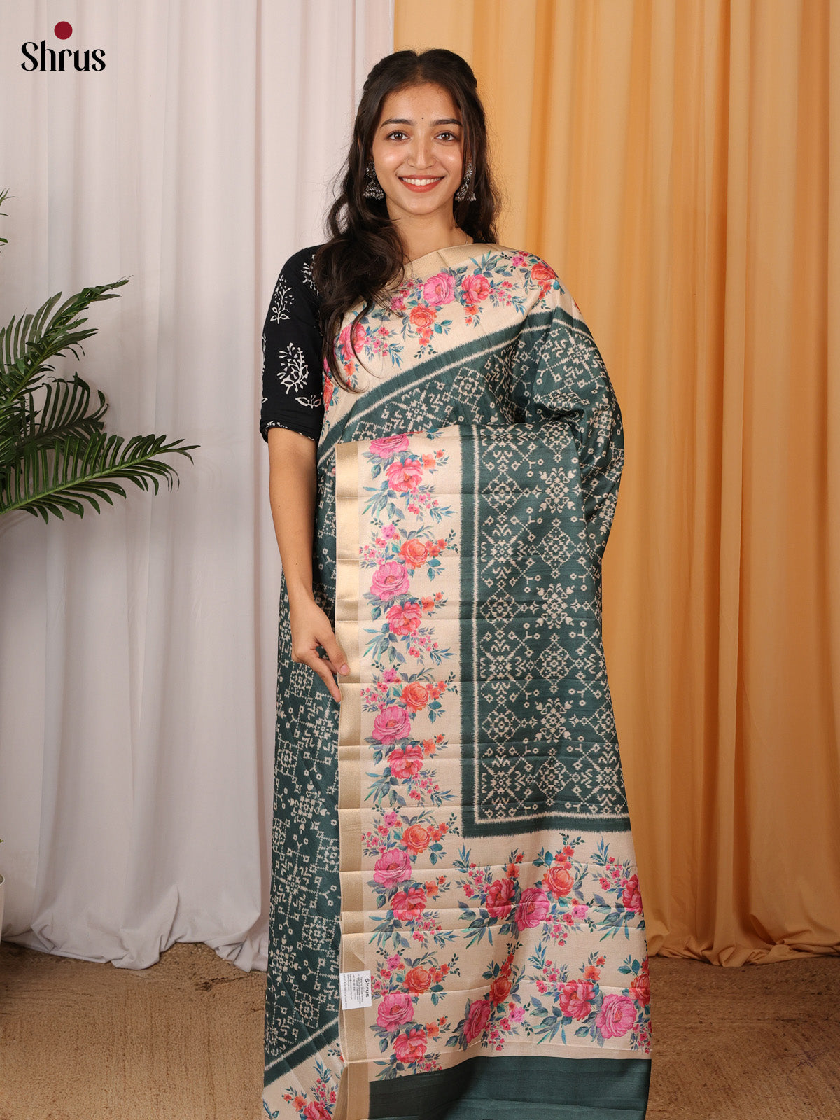 Green & Cream - Printed Tussar Saree