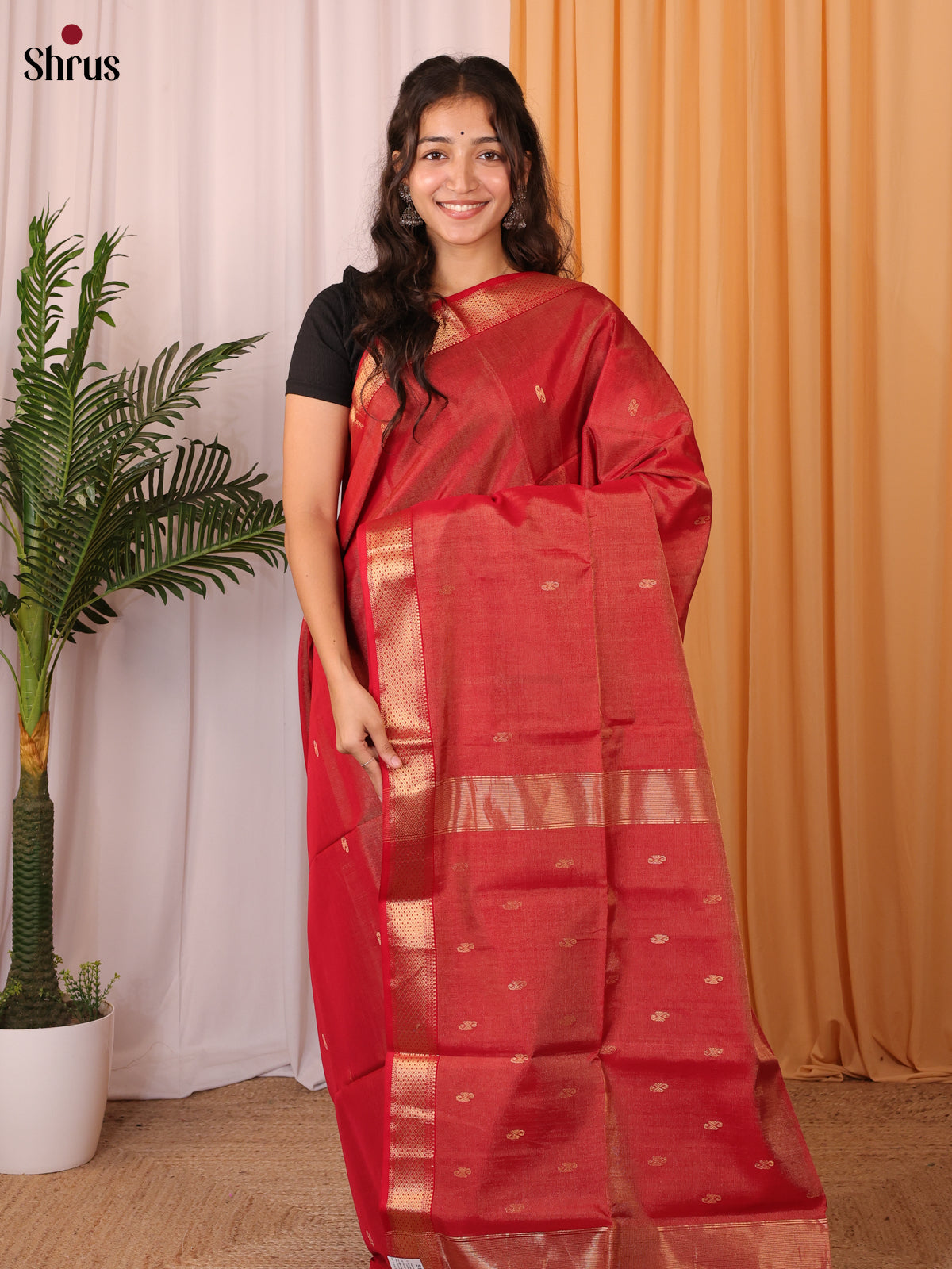 Red(Single tone)- Maheshwari silkcotton Saree - Shop on Shrus.com