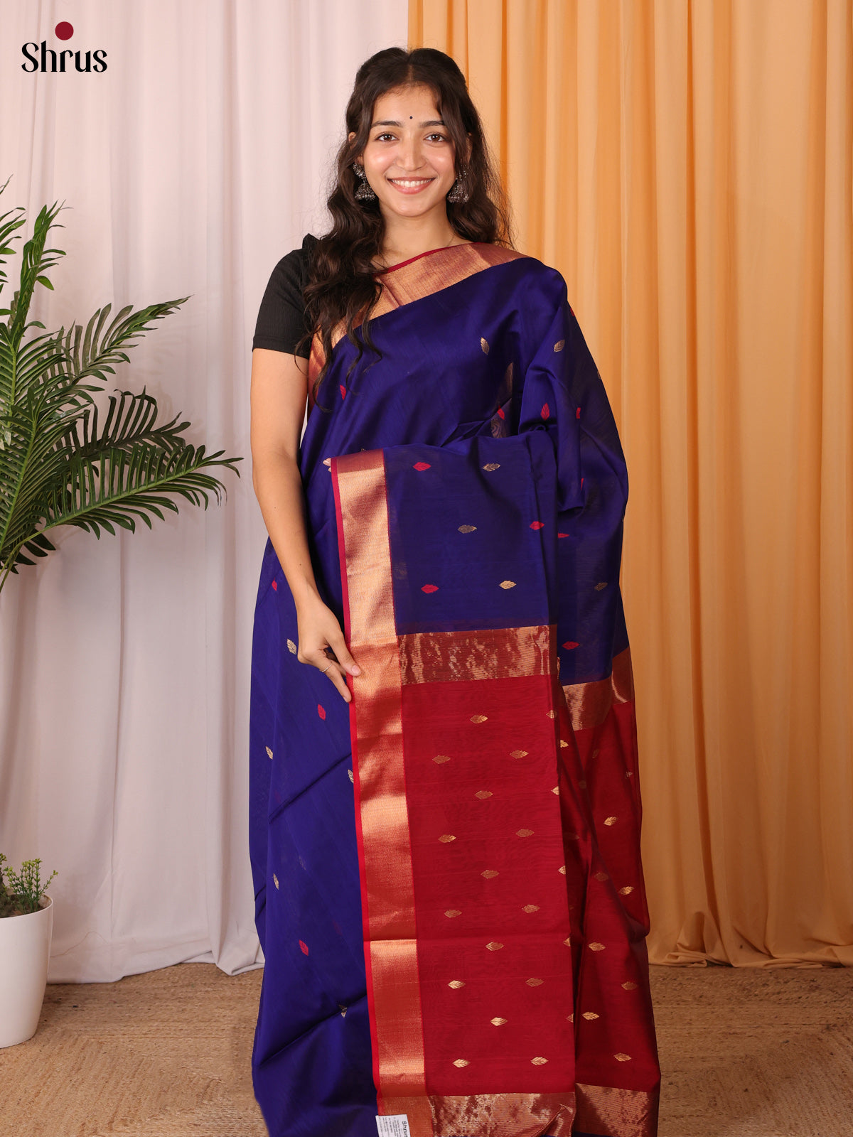 Blue & Red - Maheshwari silkcotton Saree - Shop on Shrus.com