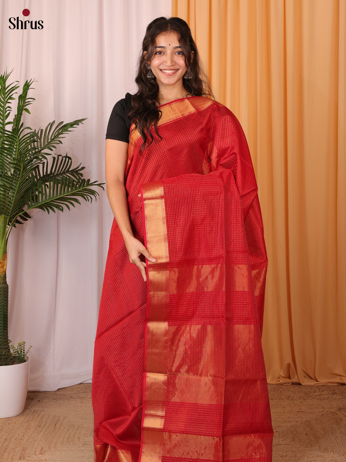 Red(single Tone) - Maheshwari silkcotton Saree - Shop on Shrus.com