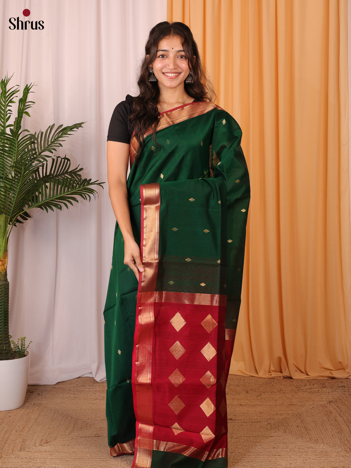 Green & Maroon - Maheshwari silkcotton Saree - Shop on Shrus.com