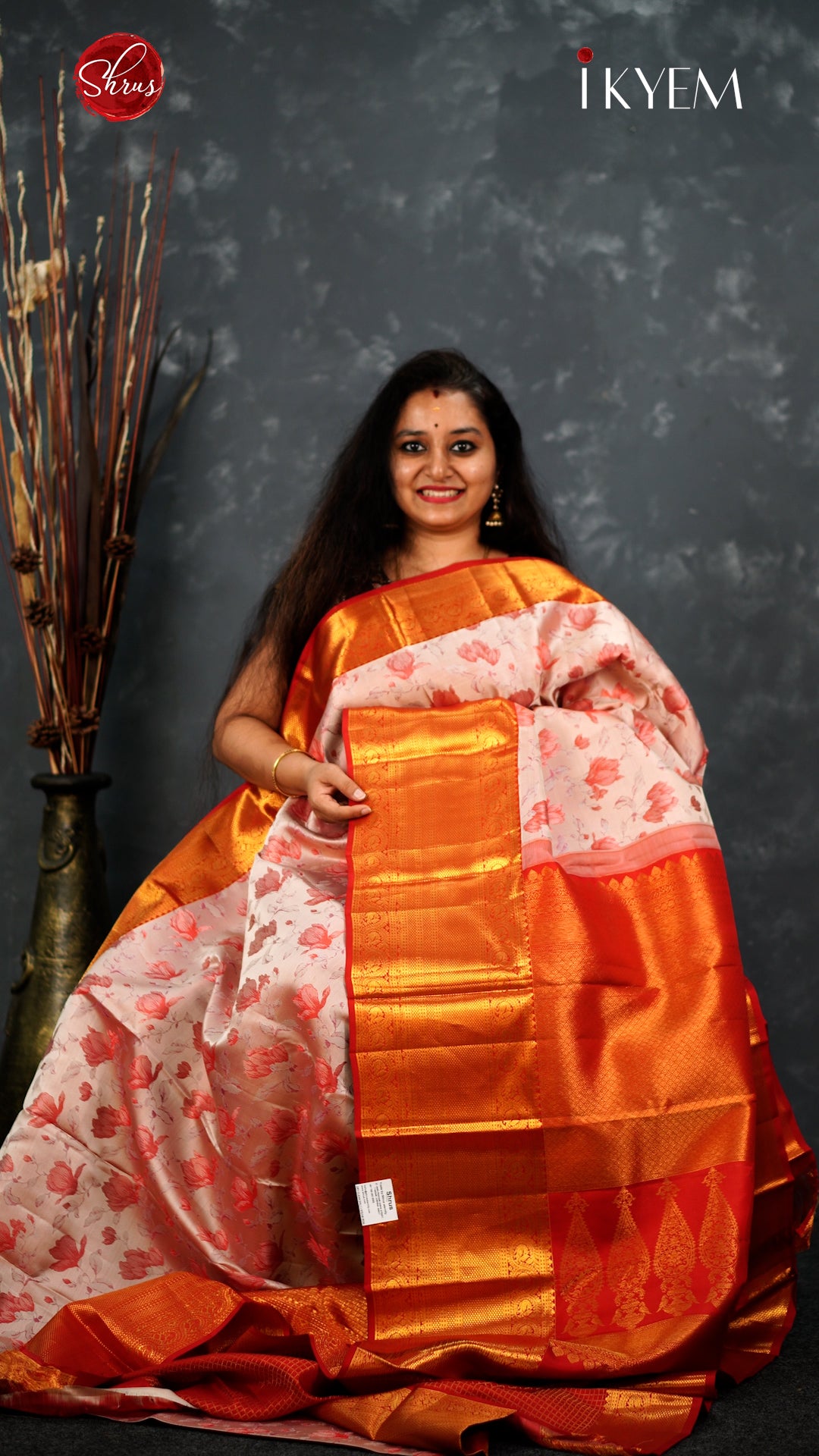 Onion Pink & Red - Kanchipuram Silk Saree - Shop on ShrusEternity.com