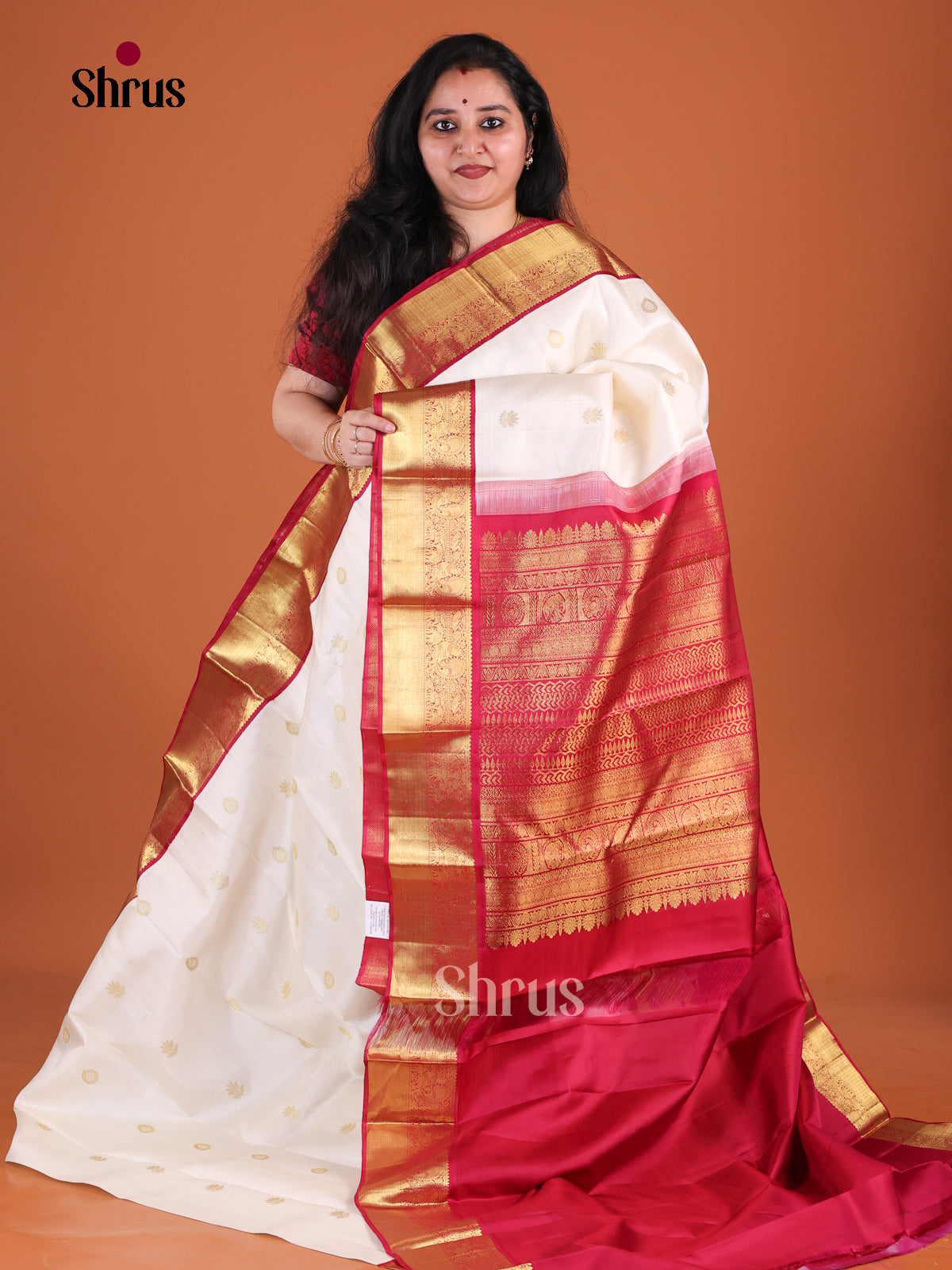 Classic Off White Kanchipuram Silk Saree With Golden Buttas | Red Border With Heavy Gold Zari Bands
