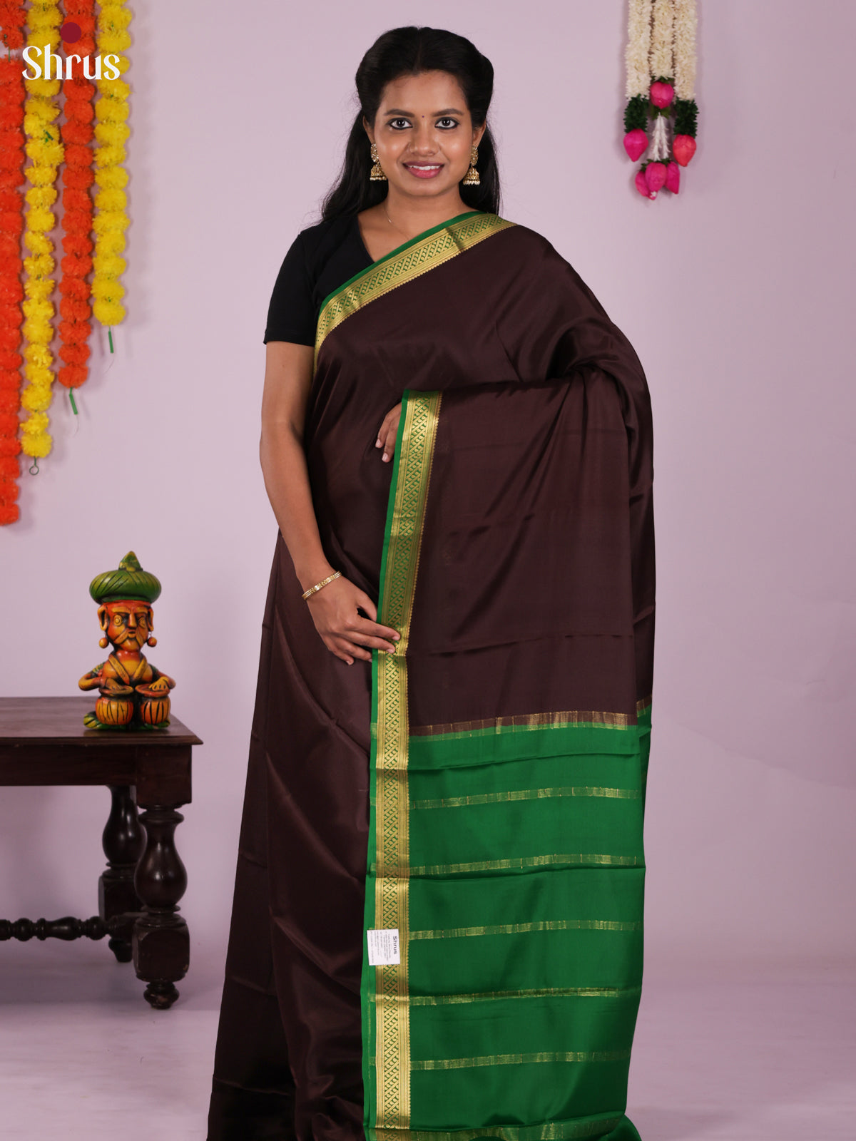 Buy Timeless Coffee Brown Mysore Silk Saree With Small Green Zari Border & Chit Pallu