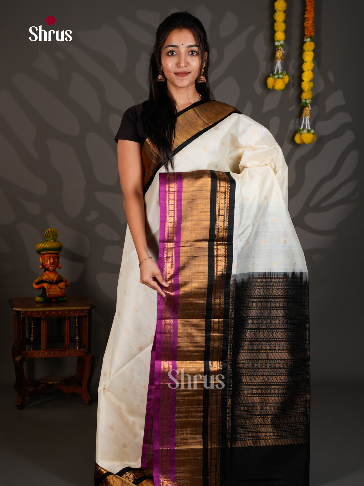 Buy Graceful Cream Cotton Silk Saree With Golden Buttas, Rettapet Korvai Zari Border & Black Brocade Pallu