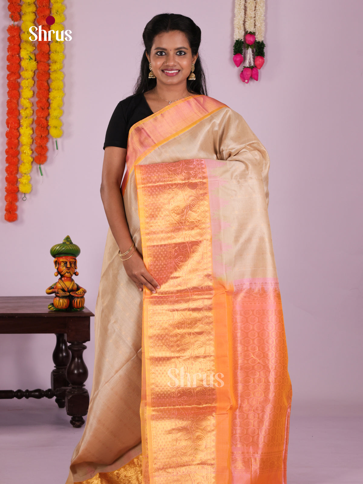 Buy Beautiful Cream Silk Cotton Saree with Subtle Lines, Traditional Zari Border & Brocade Pallu