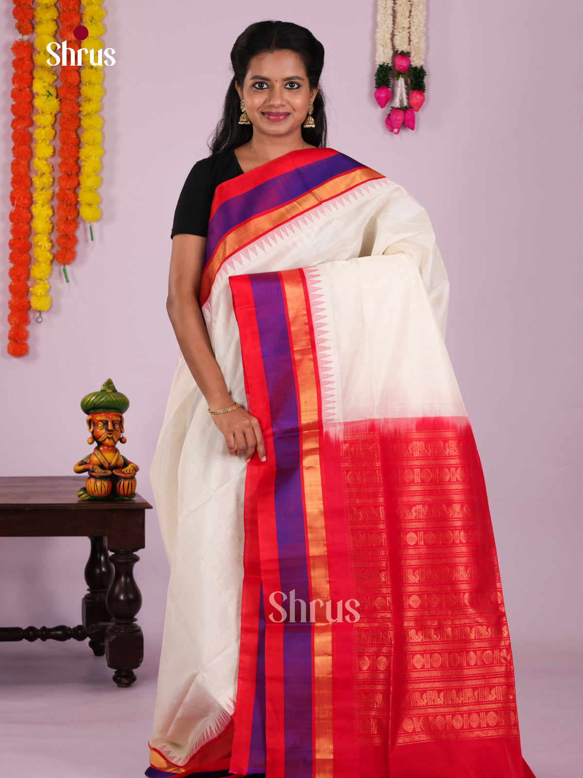 Buy Charming Cream Cotton Silk Saree with Temple Border & Red Zari Pallu