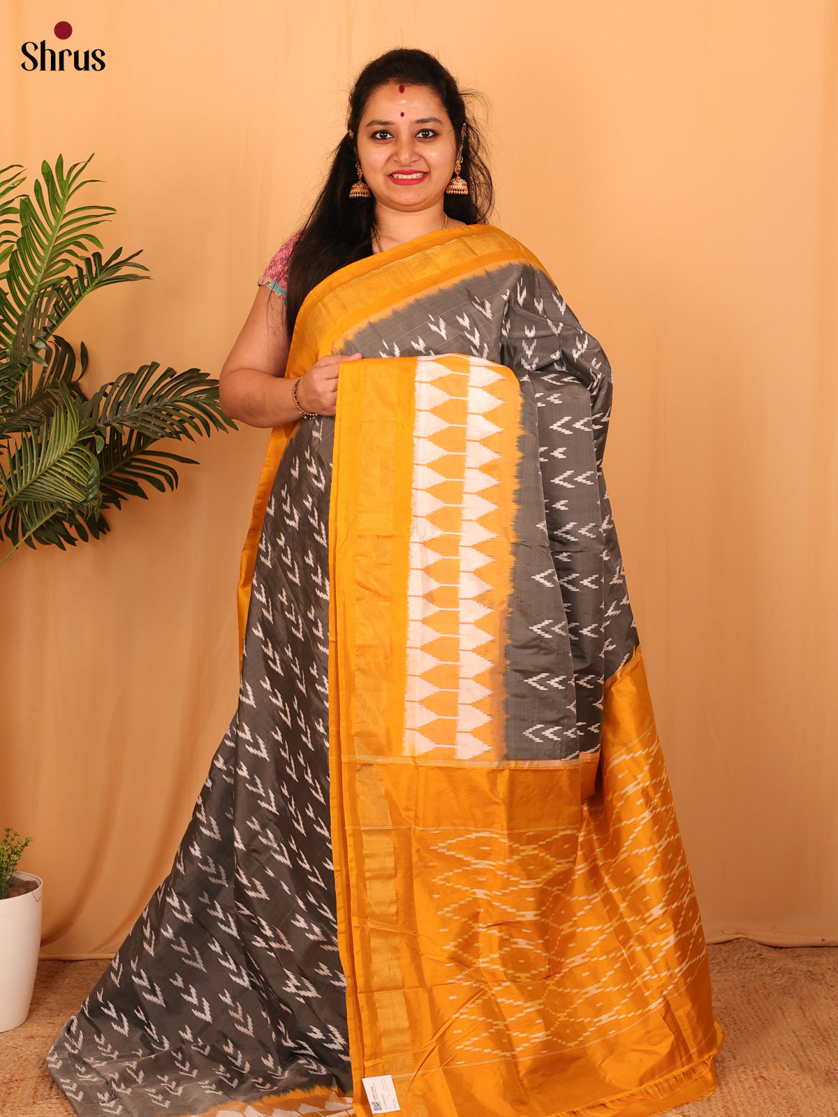 DAS01003 - Ikkat Silk Saree