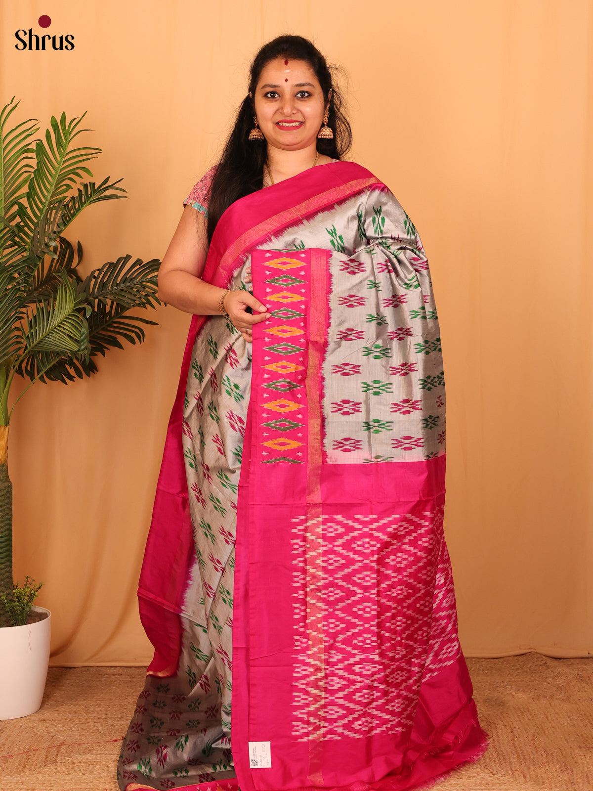 DAS01013 - Ikkat Silk Saree