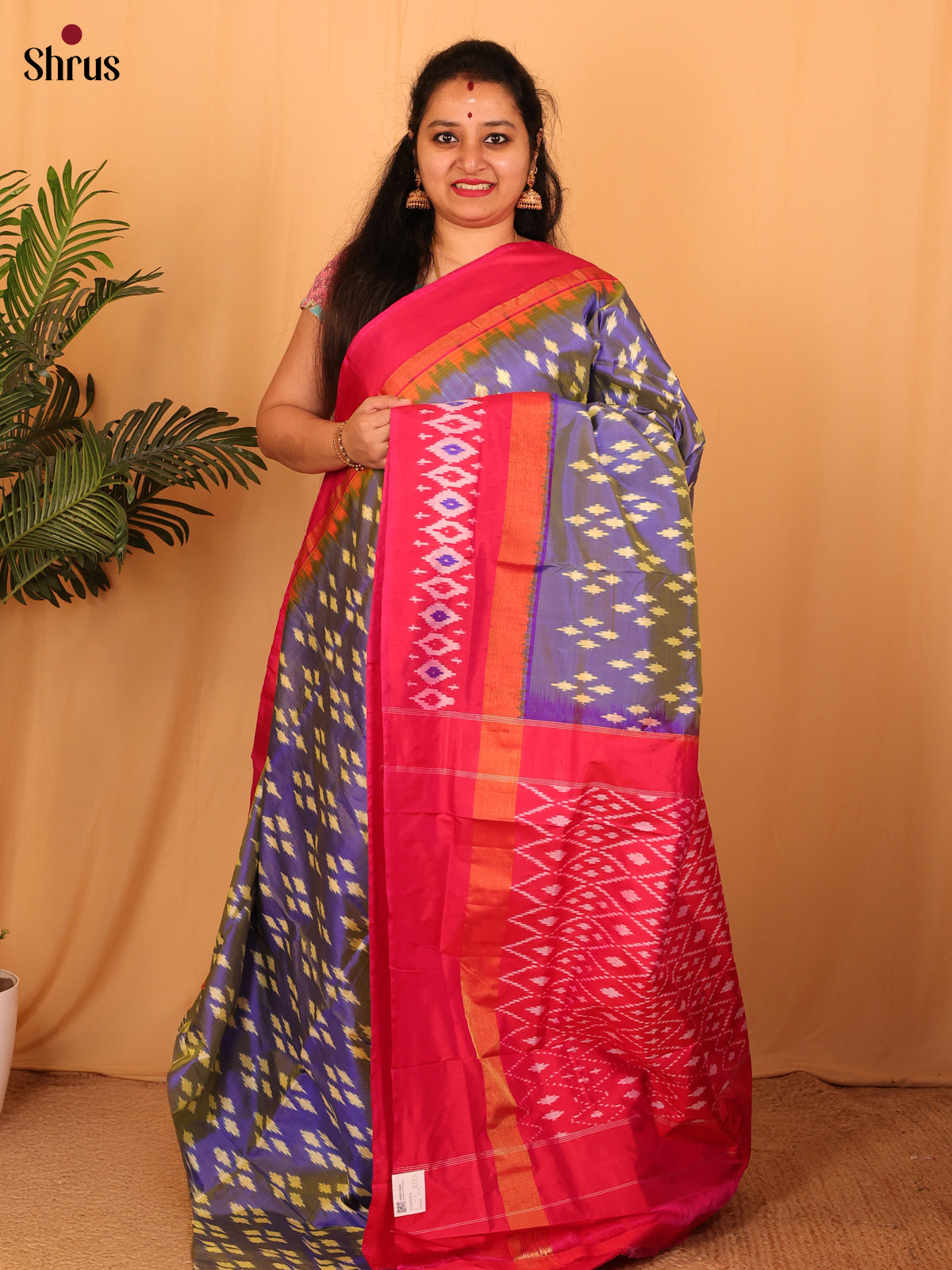 DAS01034 - Ikkat Silk Saree