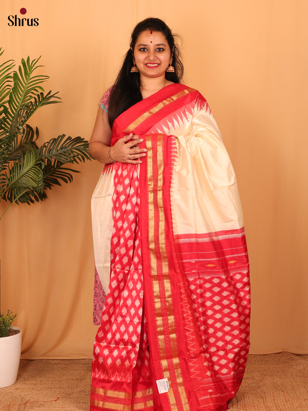 DAS01040 - Ikkat Silk Saree