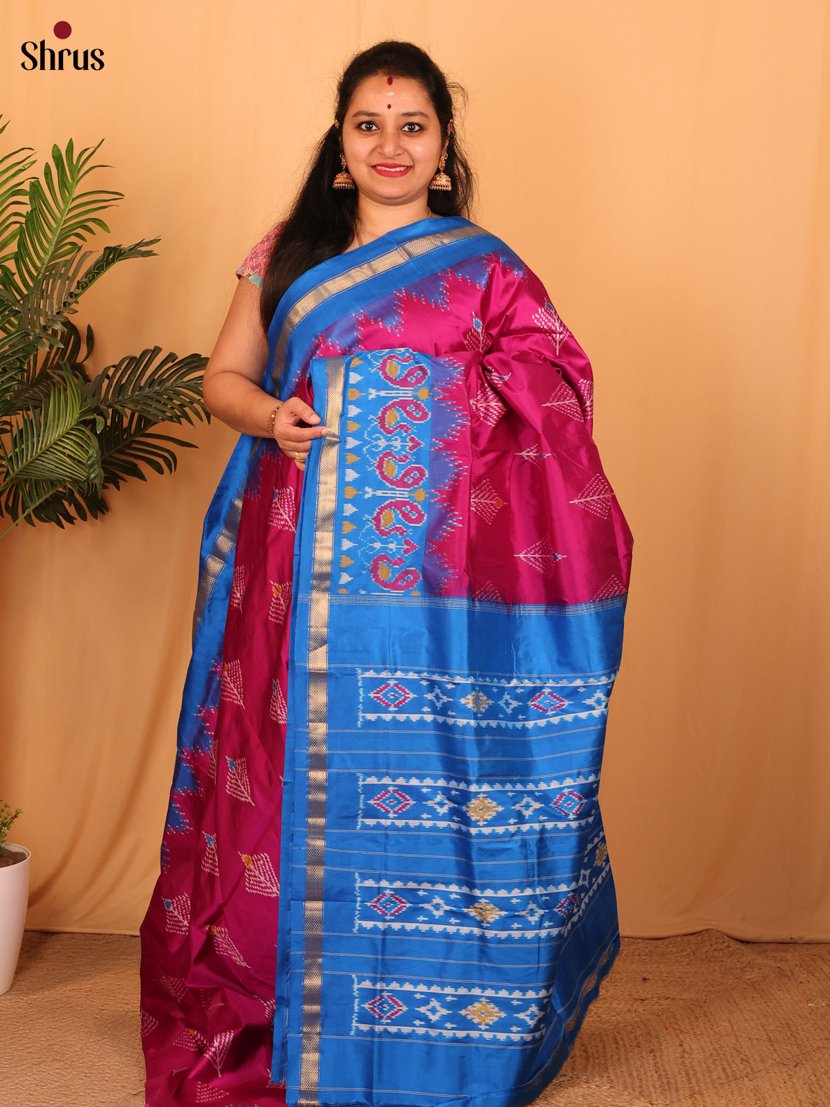 DAS01062 - Ikkat Silk Saree