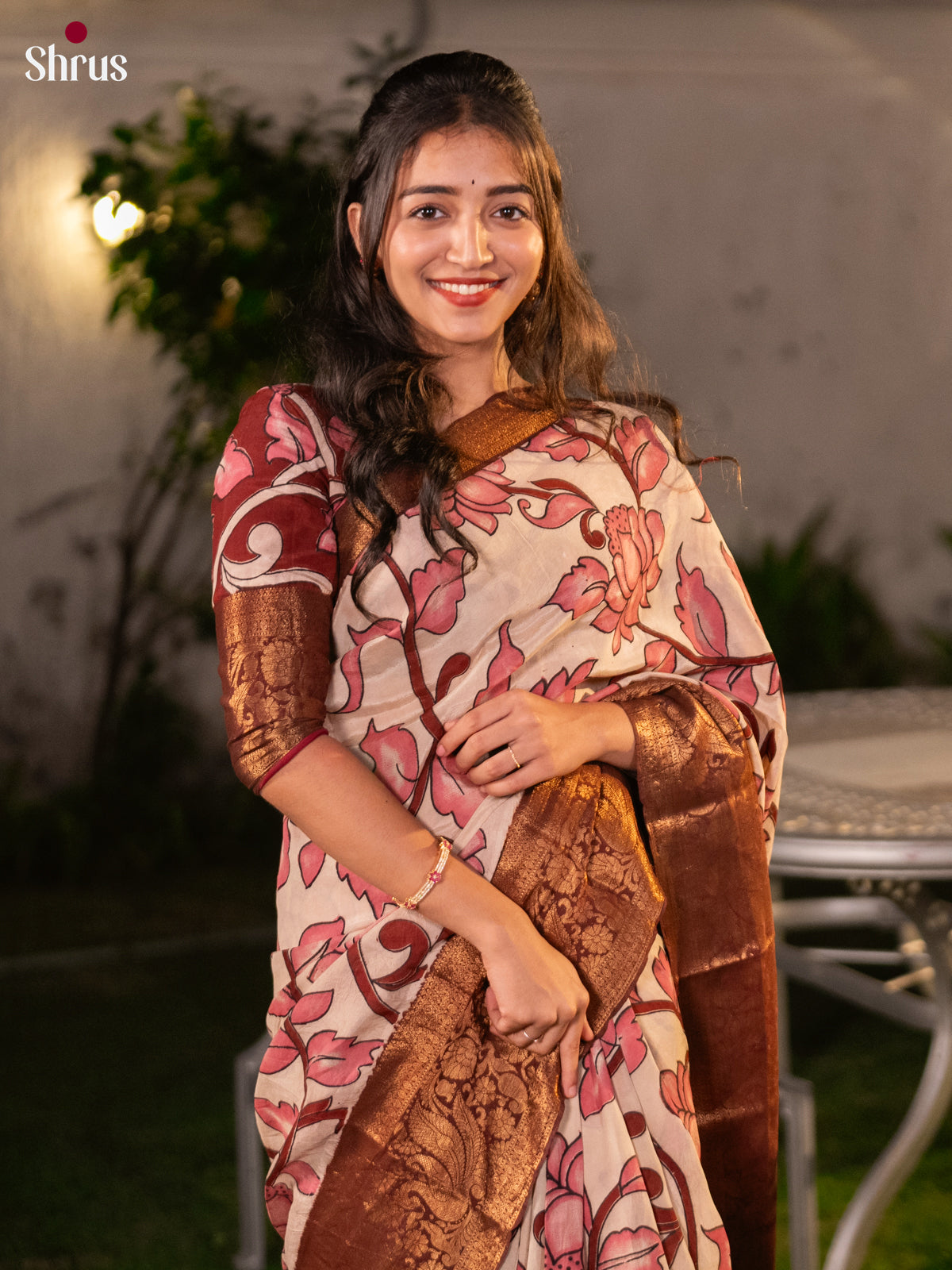 Cream & Pink - Kalamkari Printed Mangalagiri silkcotton Saree - Shop on Shrus.com