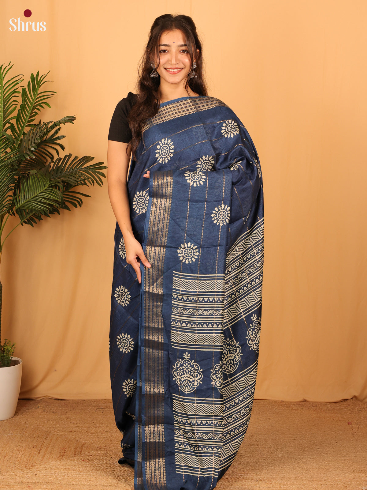 DAS07027 - Semi Crepe Saree