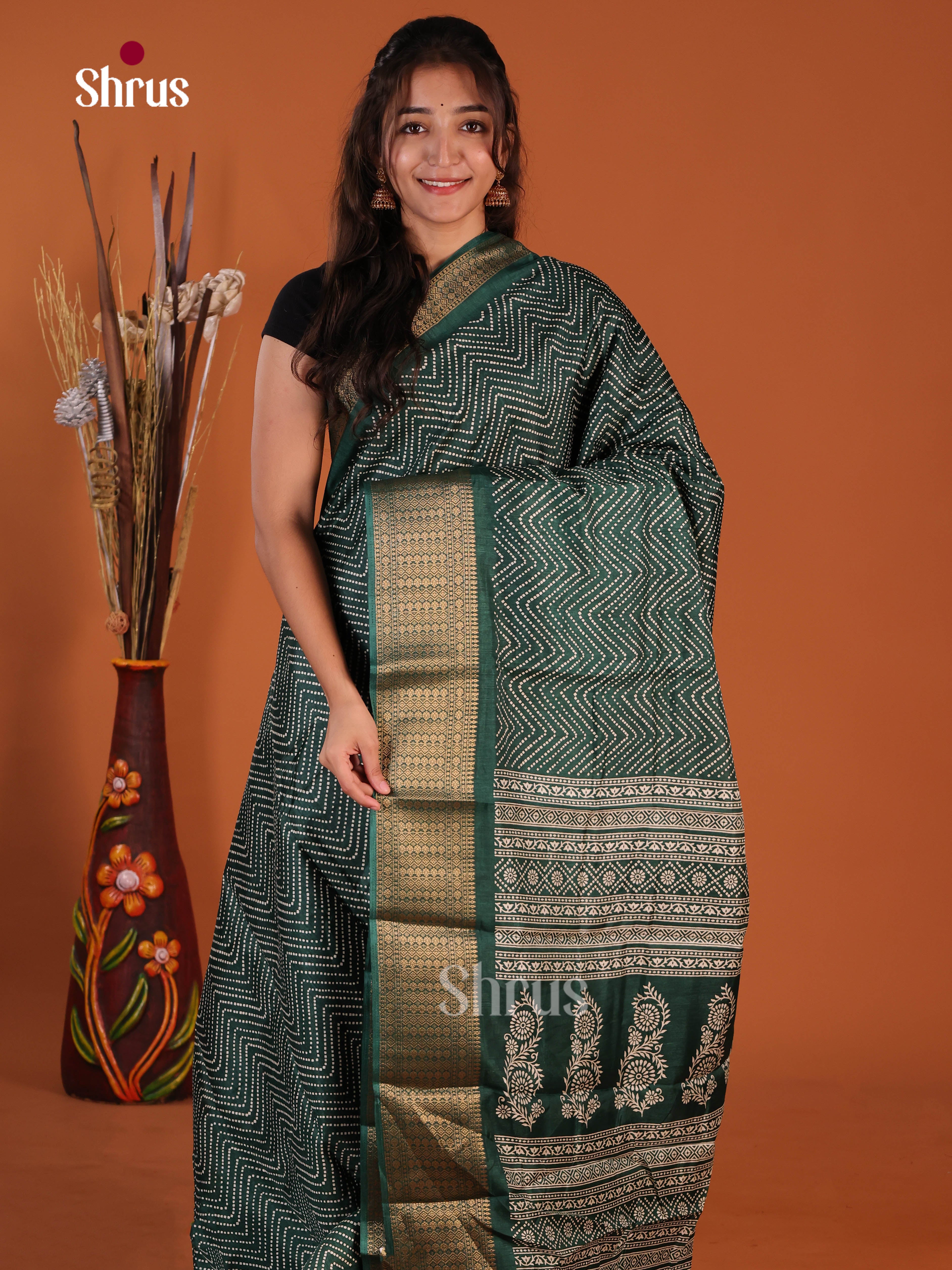 DAS07048 - Semi Crepe Saree - Shop on Shrus.com