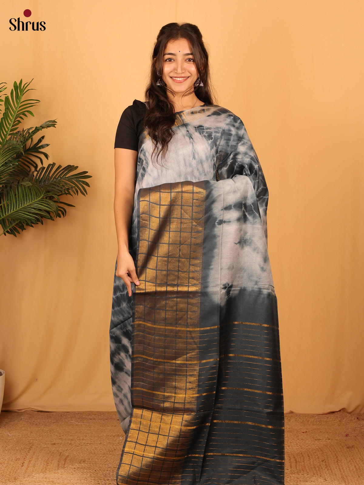 Cream & Black - Shibori Saree