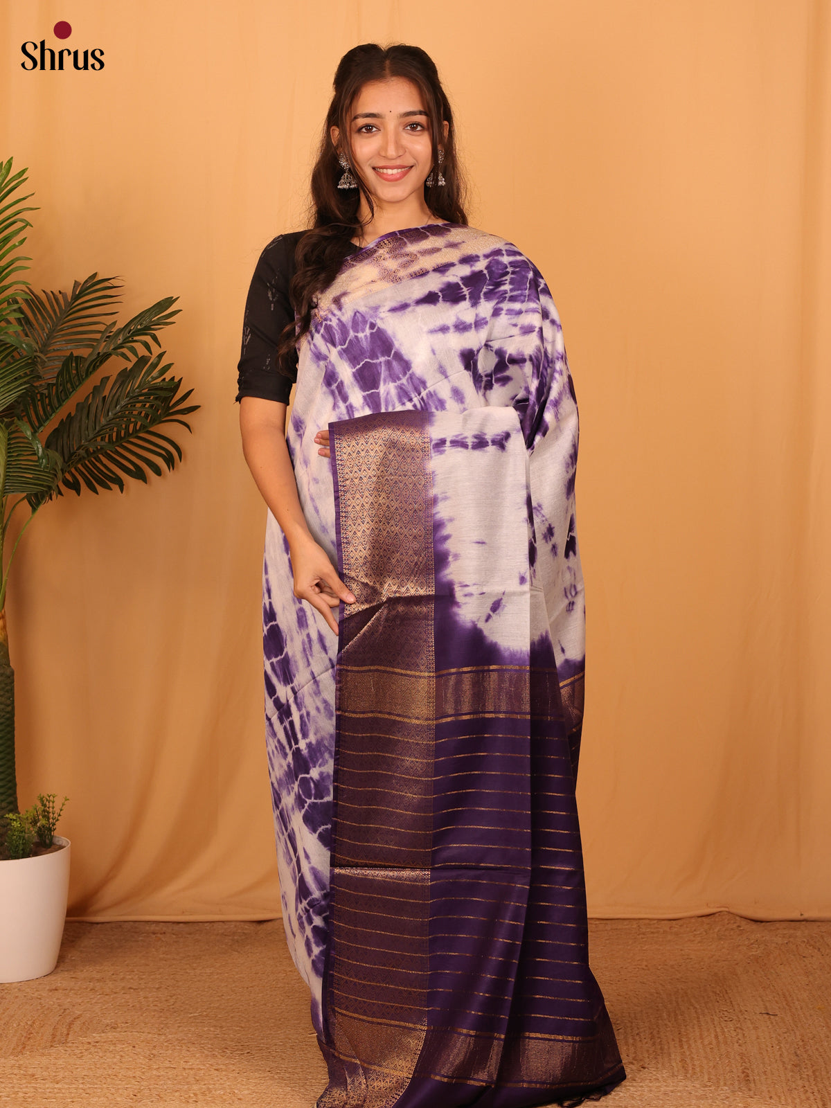 DAS08058 - Shibori Saree