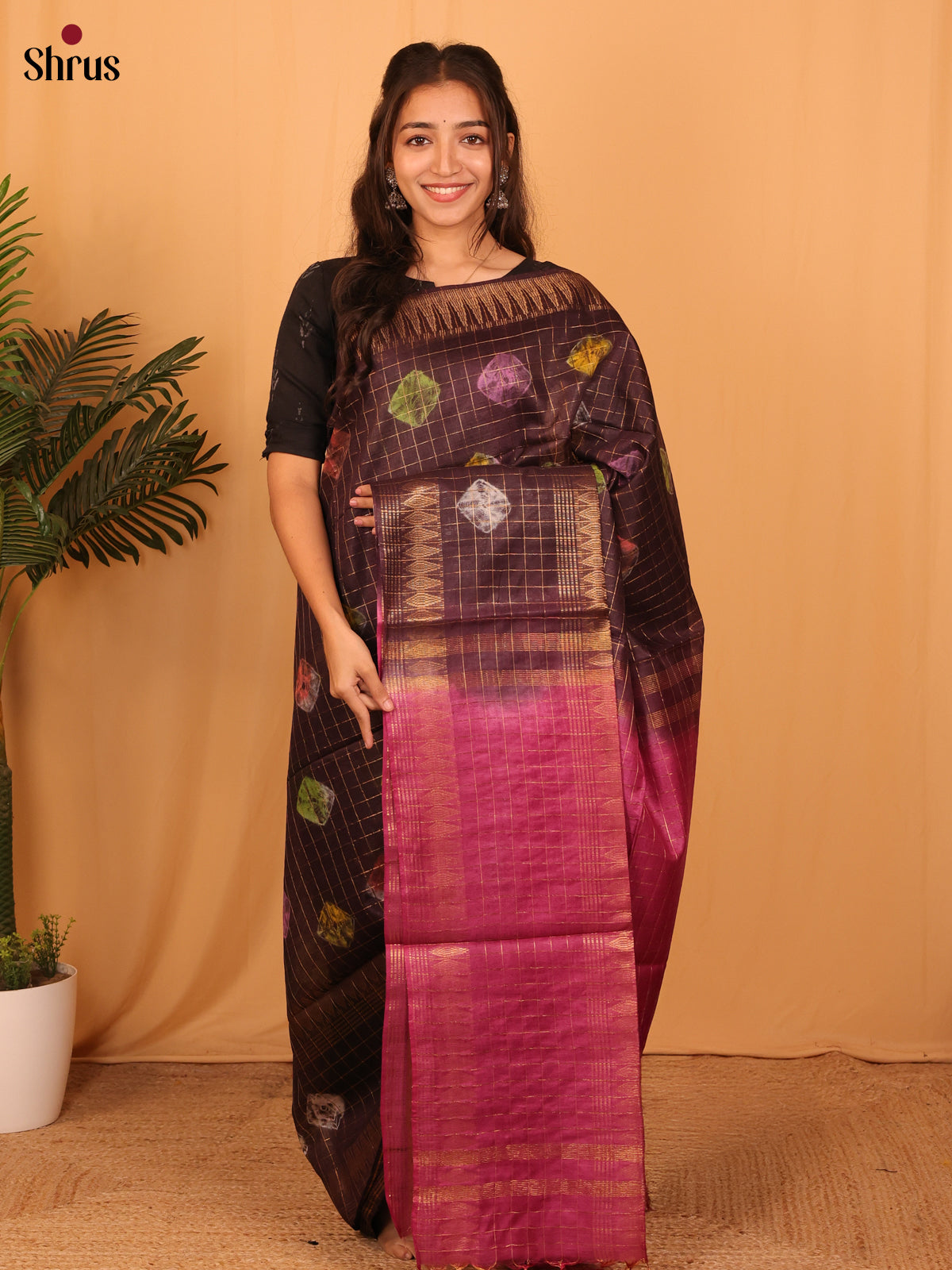 DAS08063 - Shibori Saree