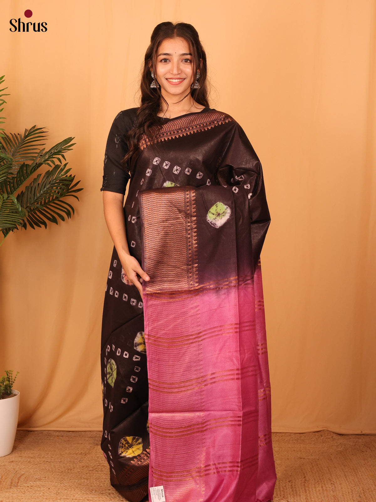 DAS08082 - Shibori Saree