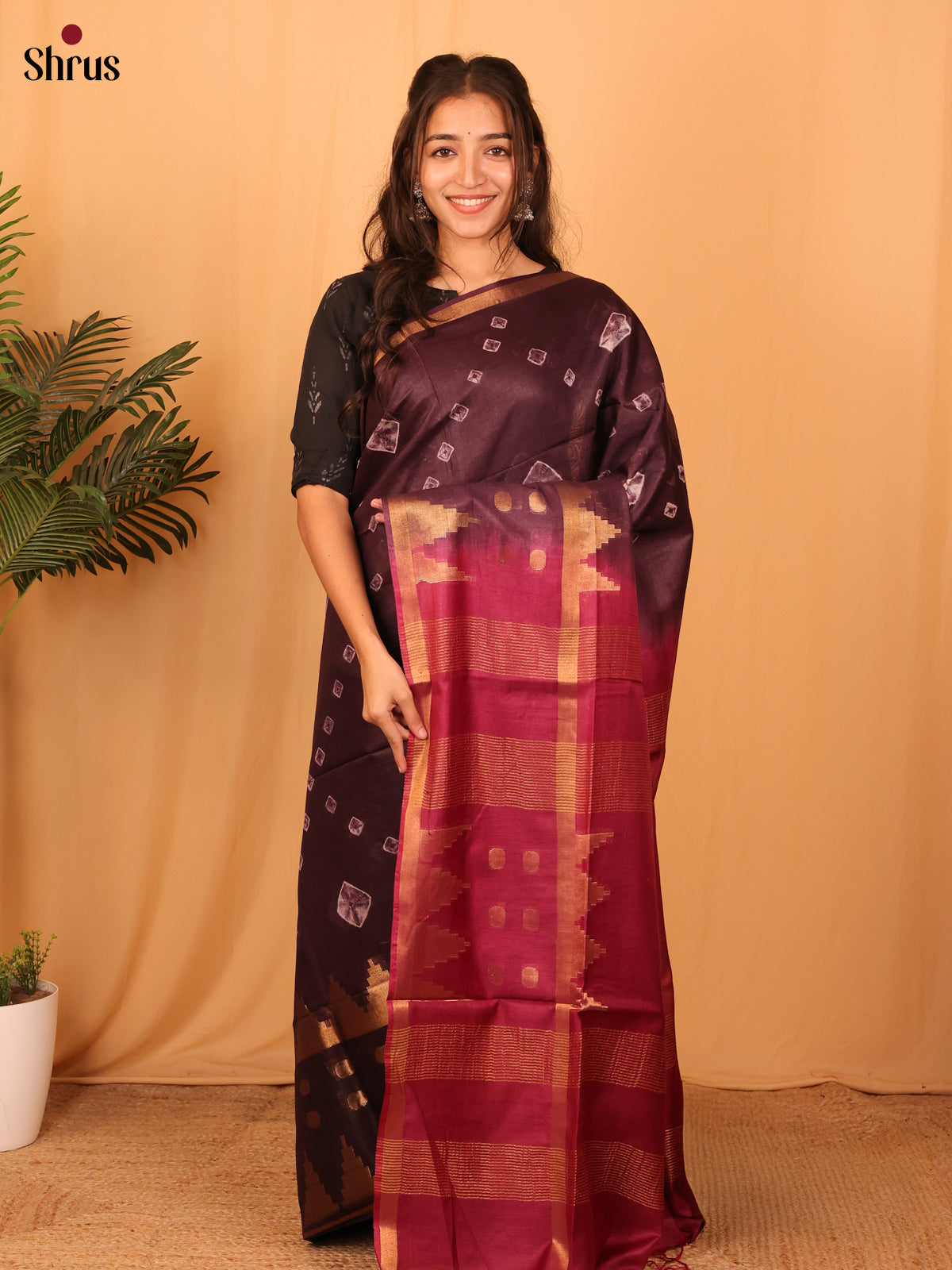 DAS08092 - Shibori Saree