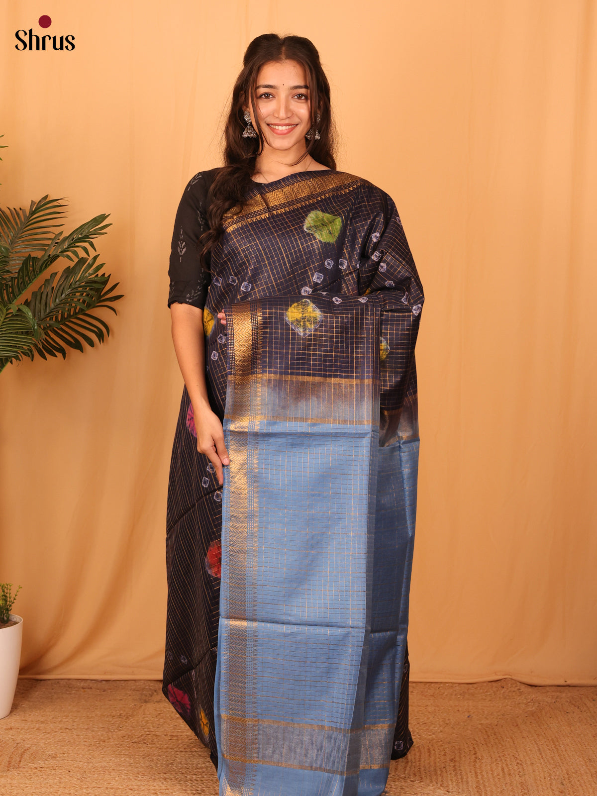 DAS08127 - Shibori Saree