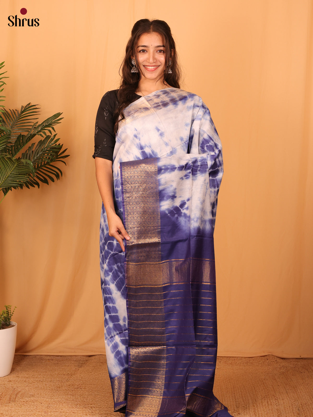 DAS08131 - Shibori Saree