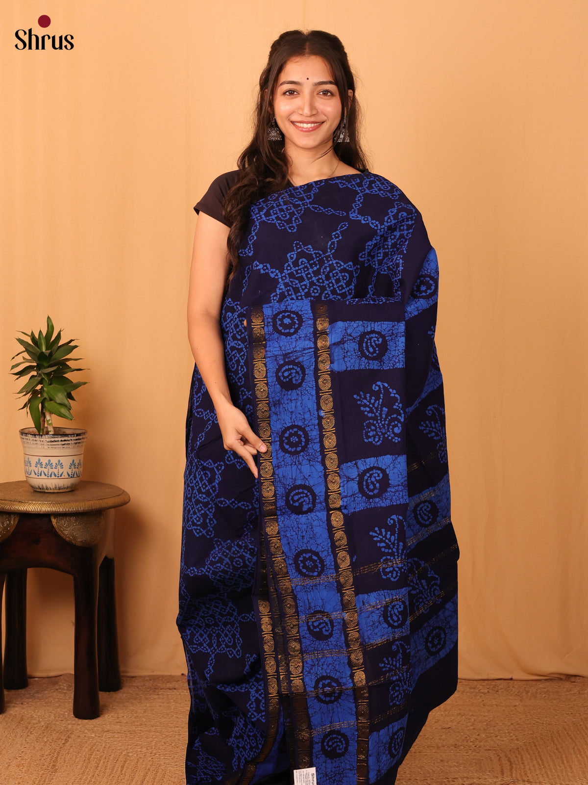 DAS09466 - Sungudi Cotton Saree - Shop on Shrus.com