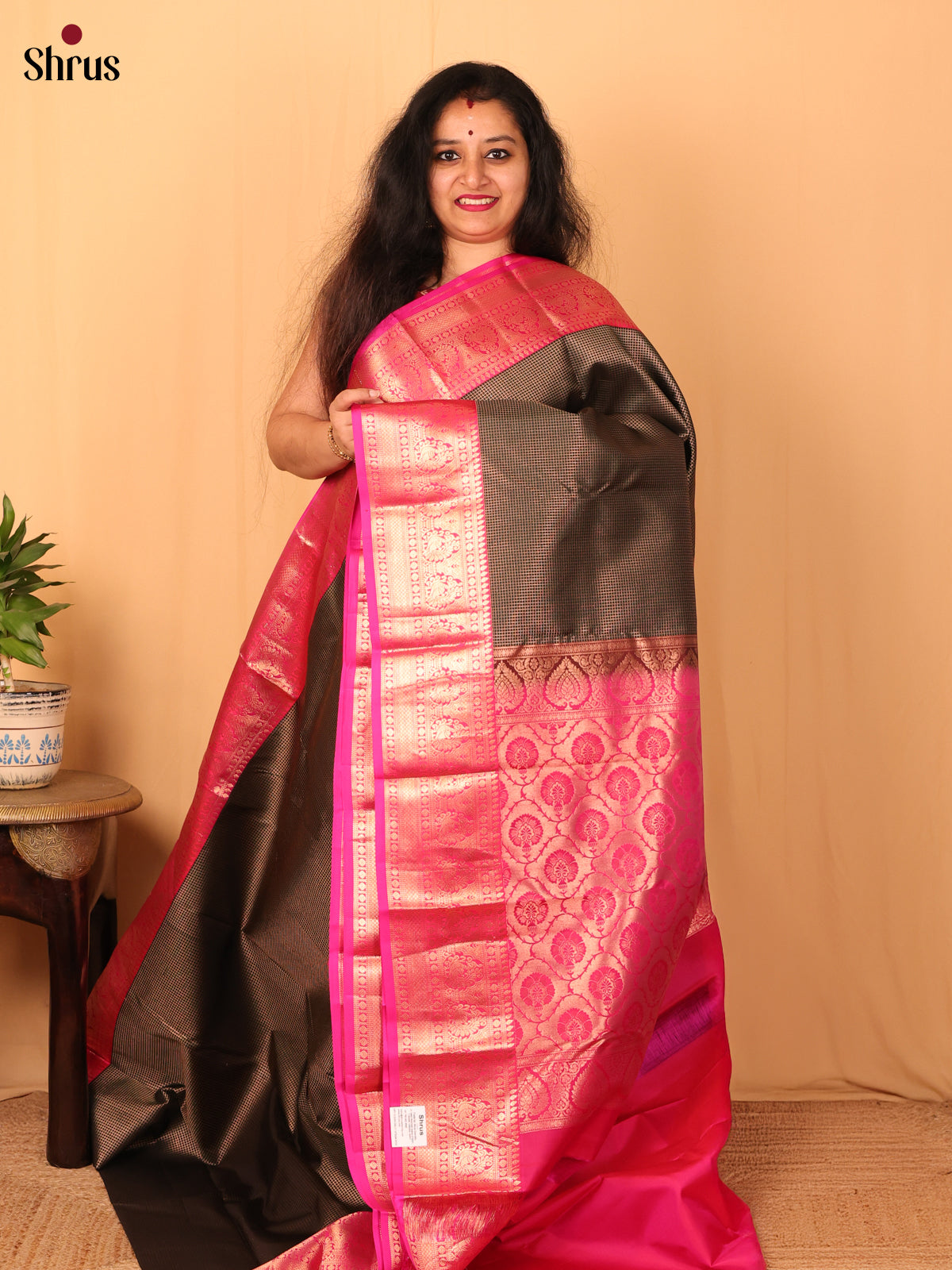 Black & Pink - Kanchipuram silk Saree