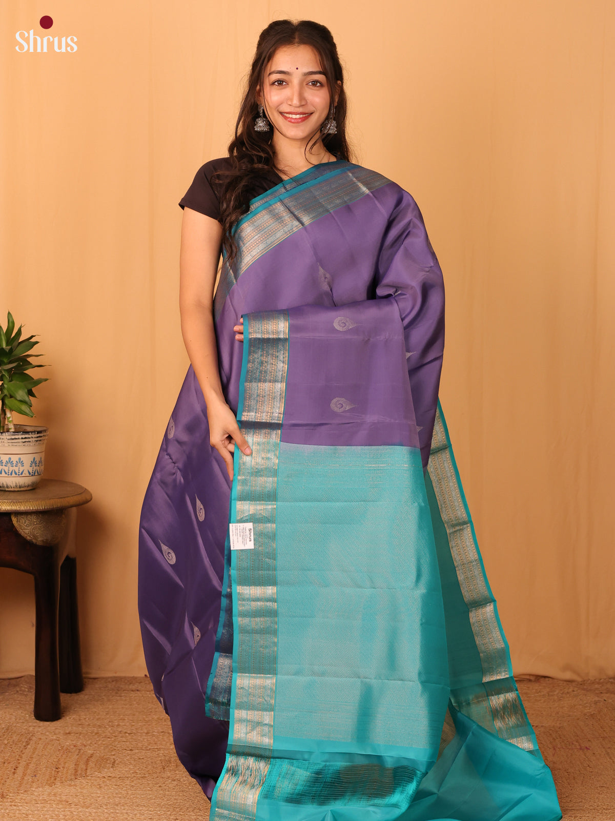 DAS17069 - Kanchipuram-halfpure Saree - Shop on Shrus.com