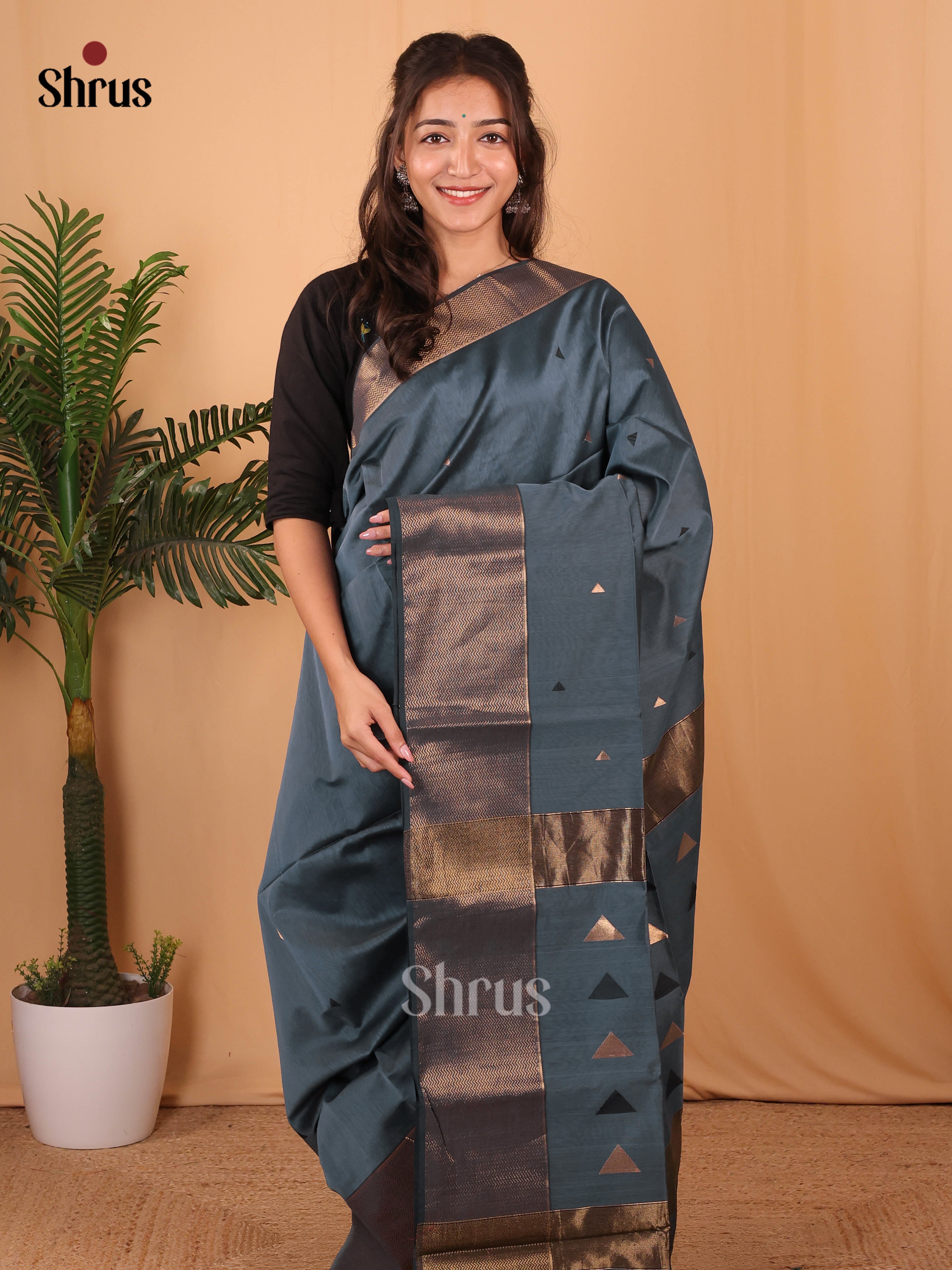 Grey(Single Tone) - Maheshwari silkcotton Saree - Shop on Shrus.com