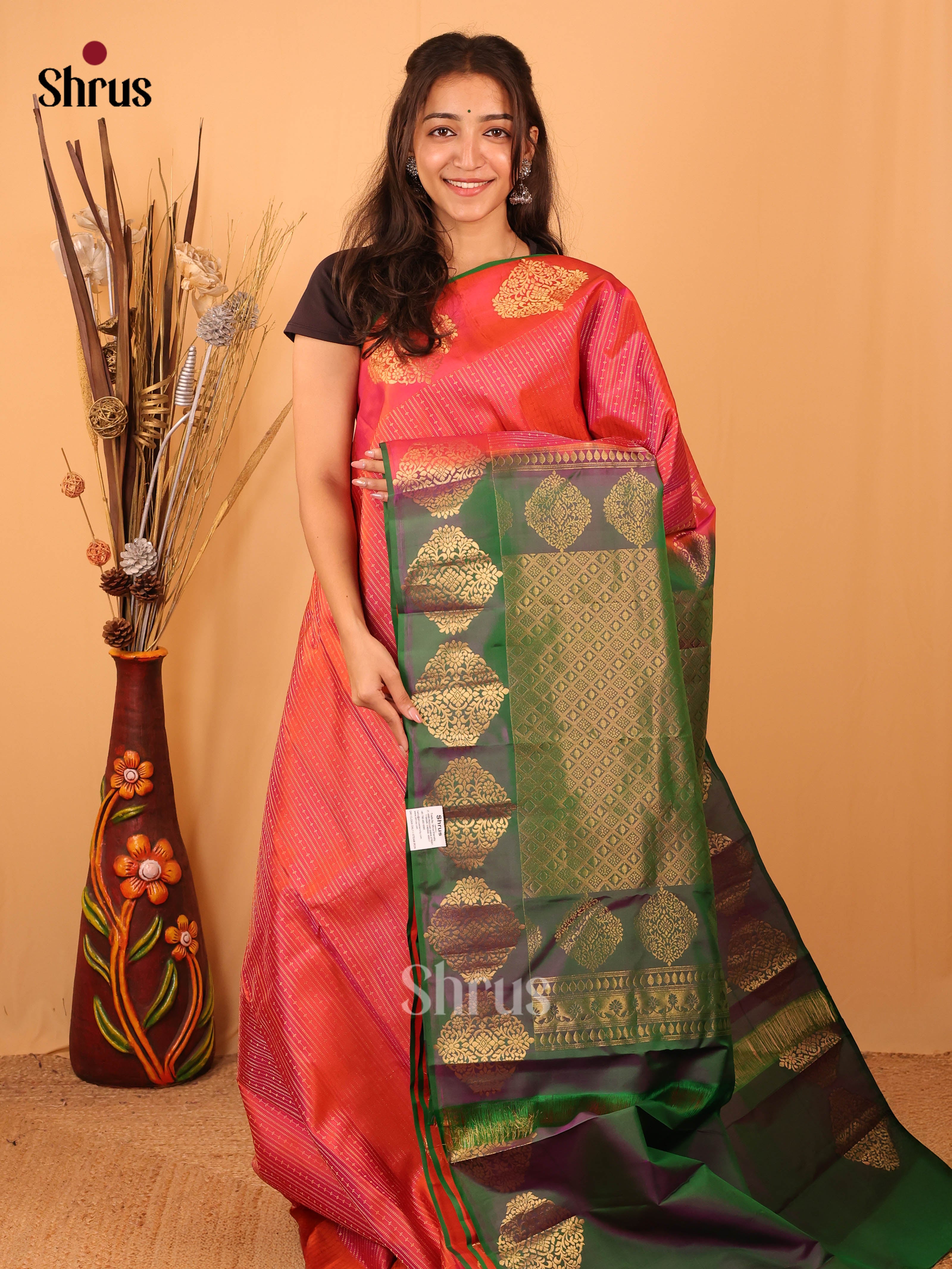 Orangish Pink & Green - Kanchipuram silk Saree - Shop on Shrus.com