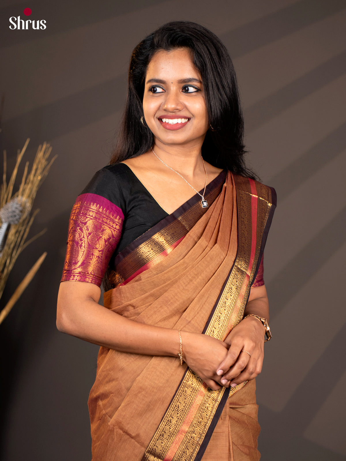 Lite Brown & Brown- Chettinad  Cotton Saree - Shop on Shrus.com