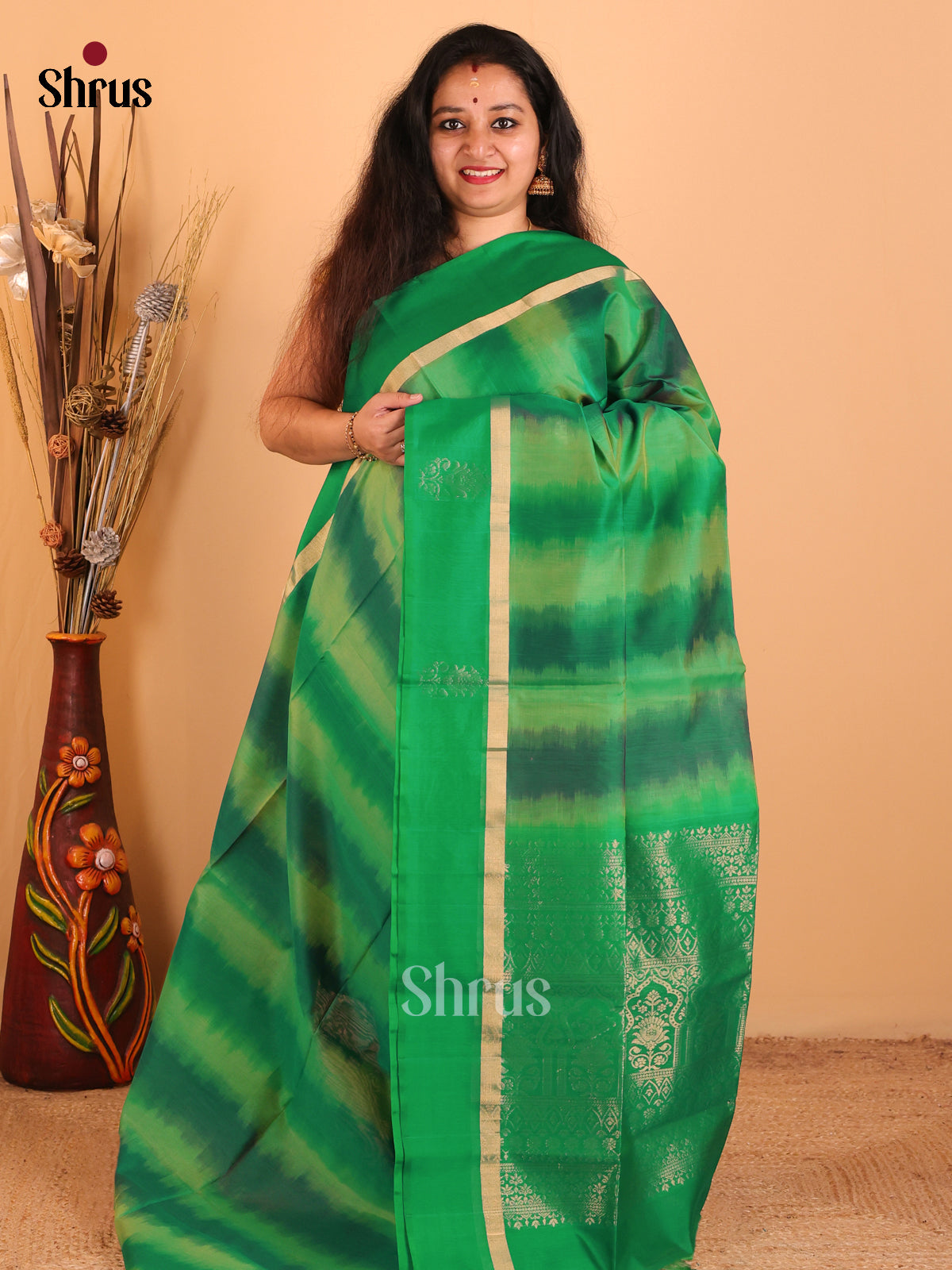 DCS07229 - Silk Cotton  Saree - Shop on Shrus.com
