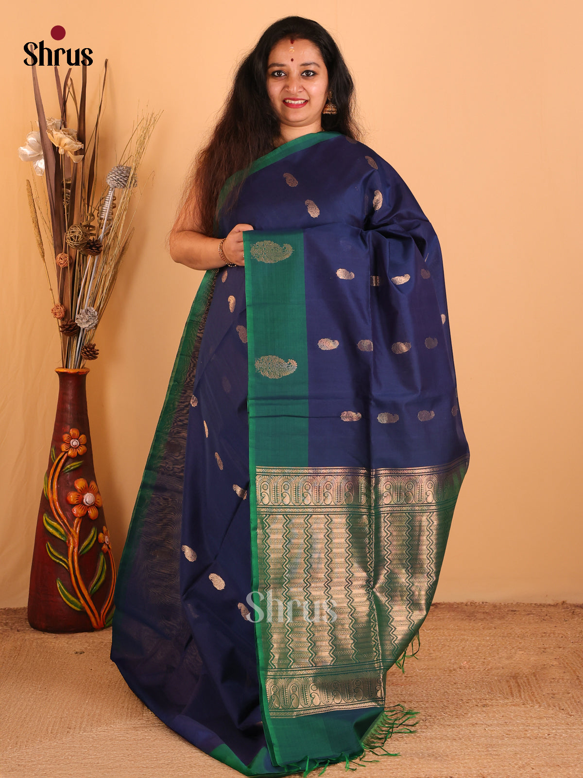 DCS07251 - Silk Cotton  Saree - Shop on Shrus.com