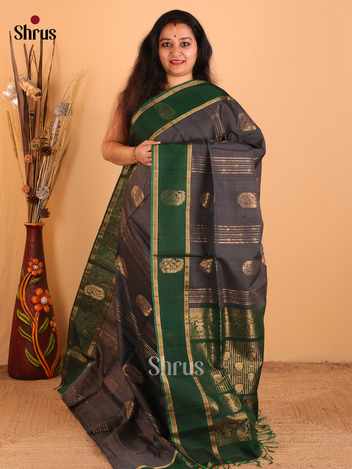DCS07262 - Silk Cotton  Saree - Shop on Shrus.com