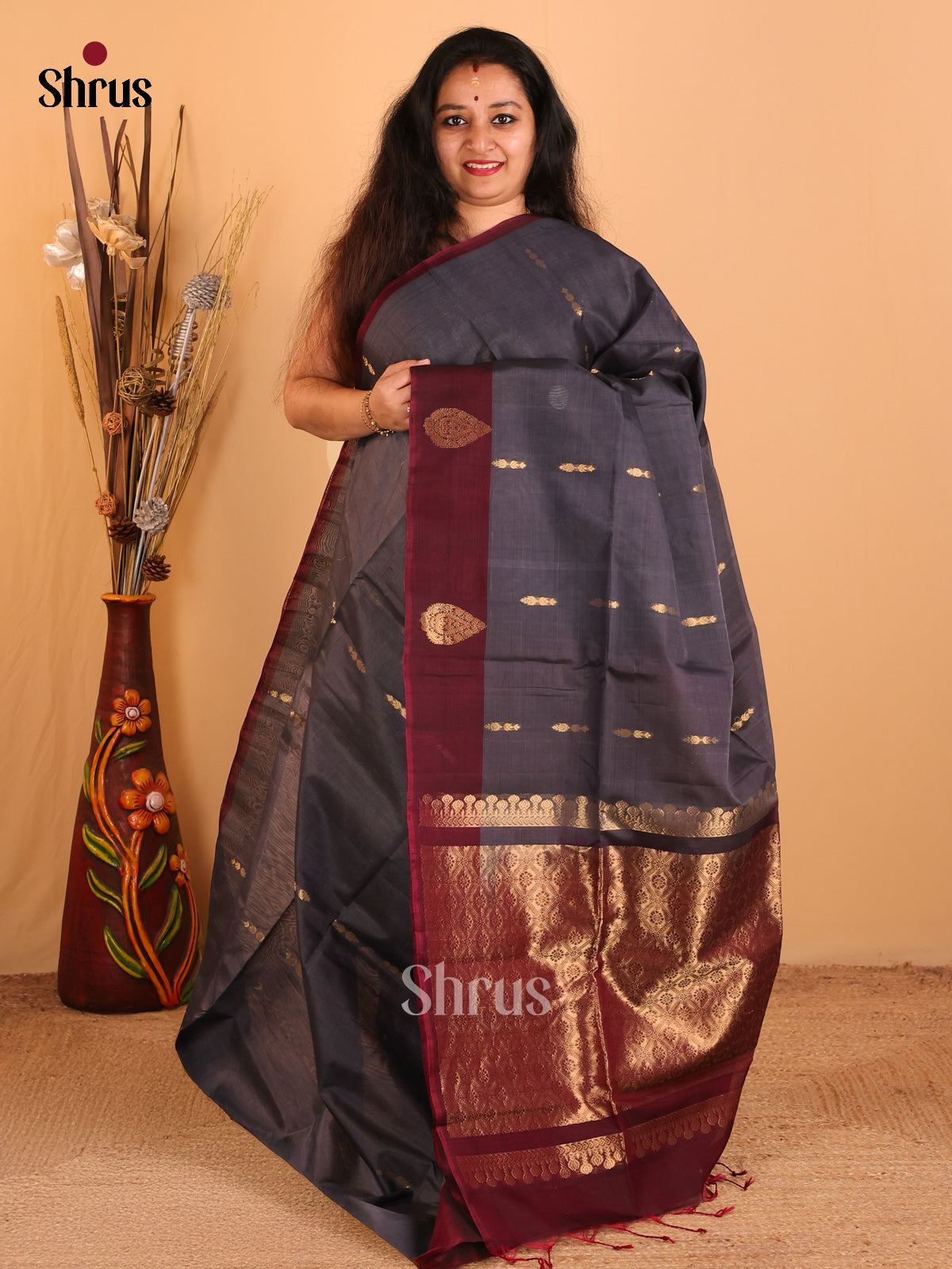 DCS07267 - Silk Cotton  Saree - Shop on Shrus.com