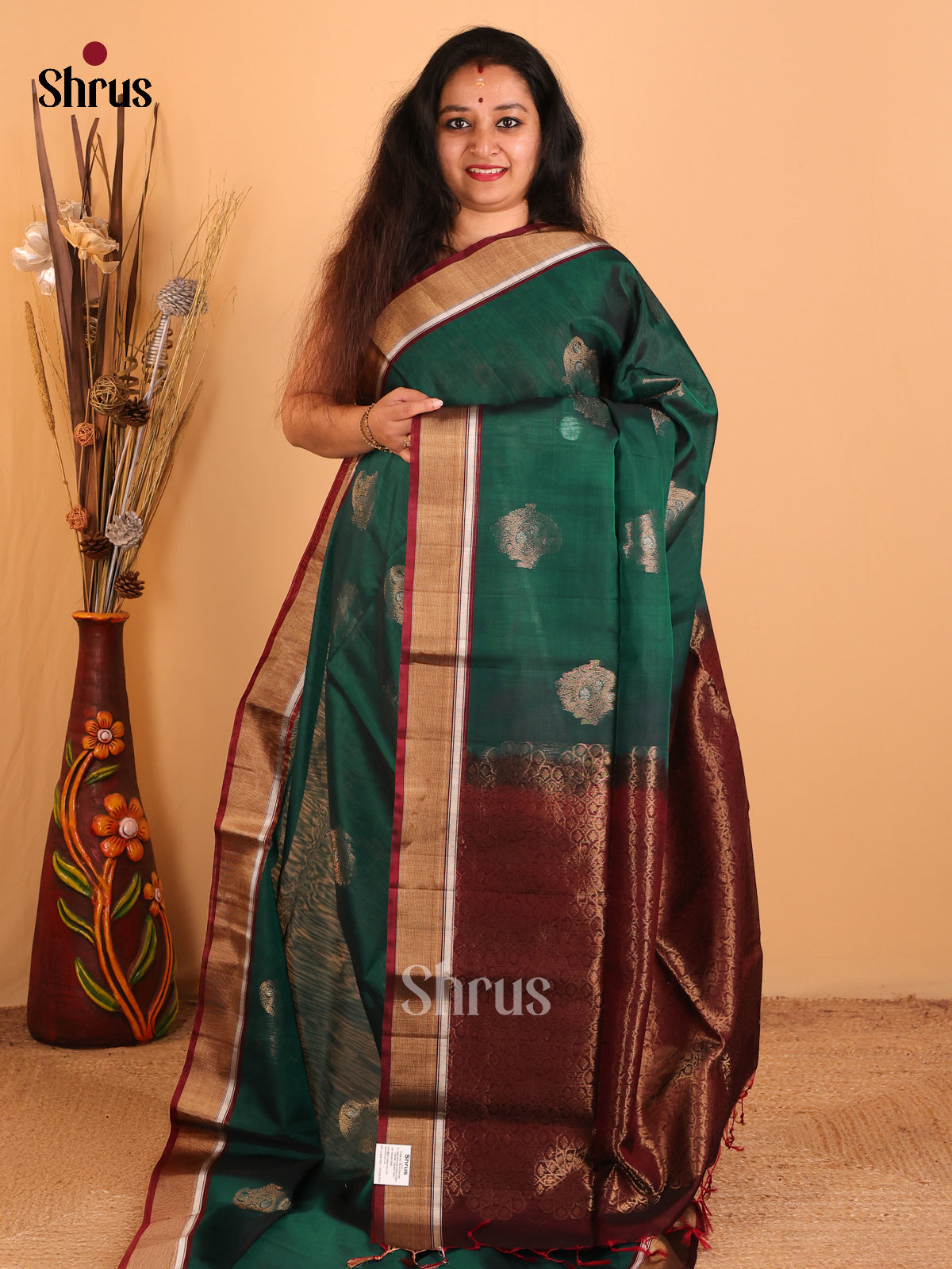 DCS07272 - Silk Cotton  Saree - Shop on Shrus.com