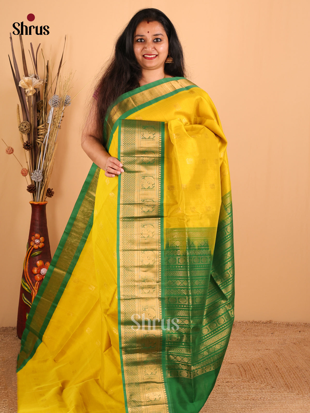 Pretty Lime Yellow And Green Silk Cotton Saree With Zari Woven Peacock Buttas - Shop on Shrus.com
