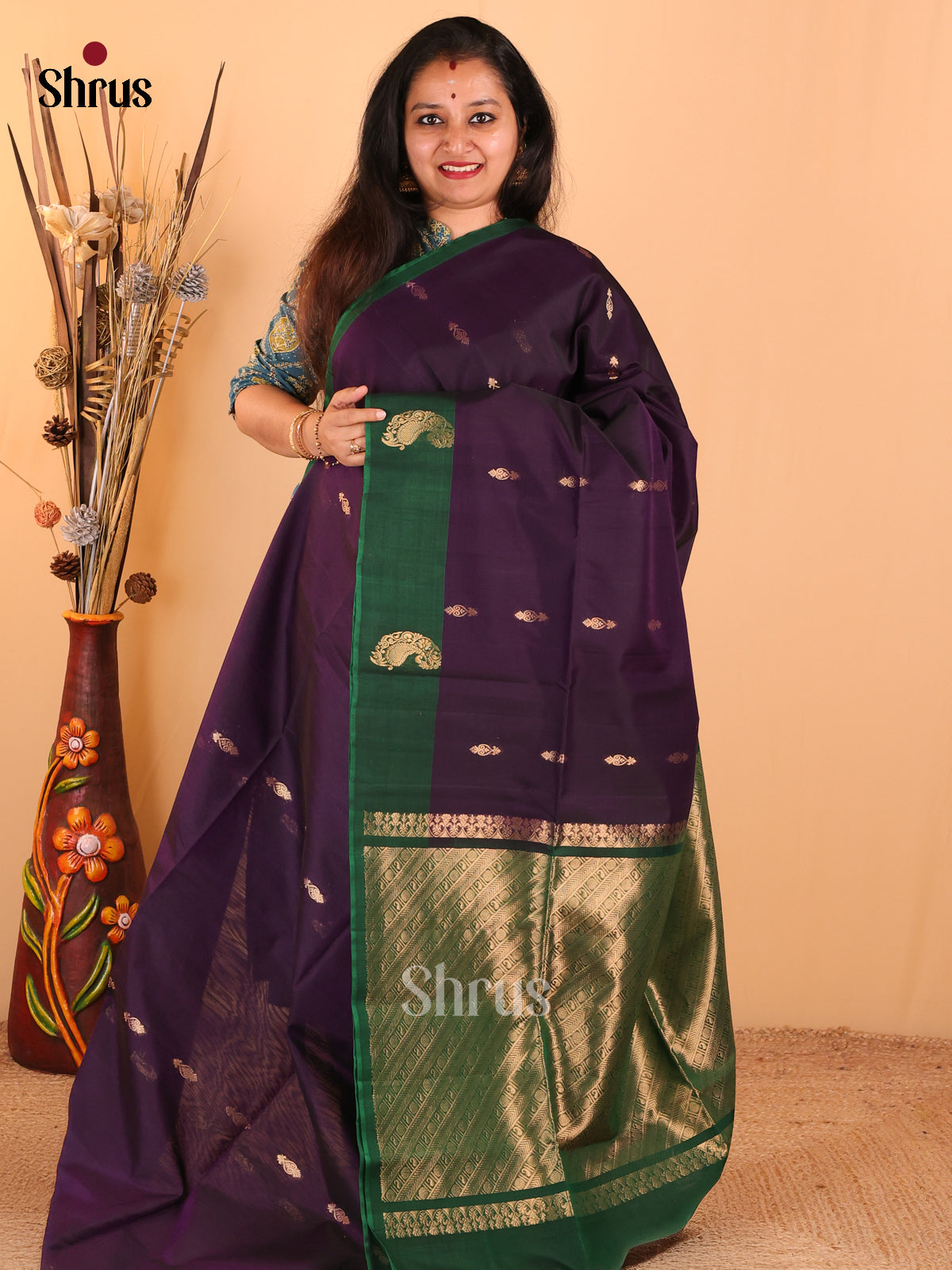 Elegant Purple Silk Cotton Saree With Zari Buttas Paired With Green Border & Zari Pallu - Shop on Shrus.com