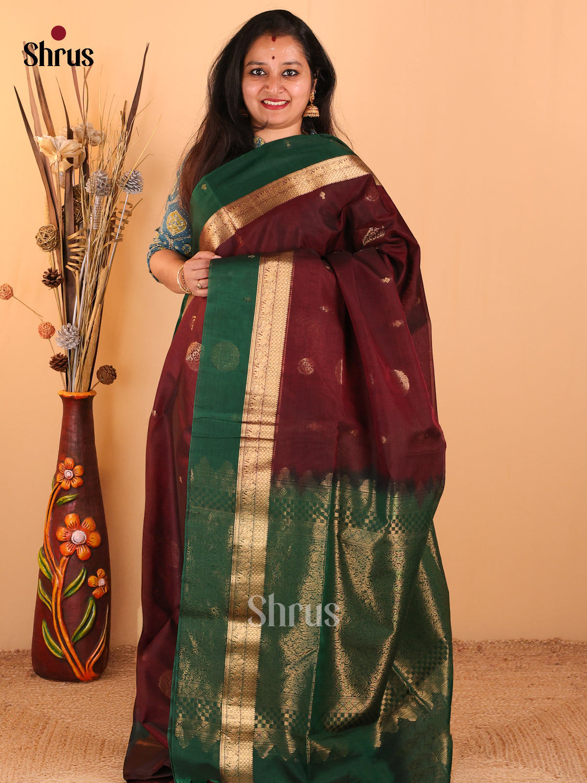 Dark Maroon Silk Cotton Saree With Zari Mandal Buttas Paired With Green Border & Pallu - Shop on Shrus.com