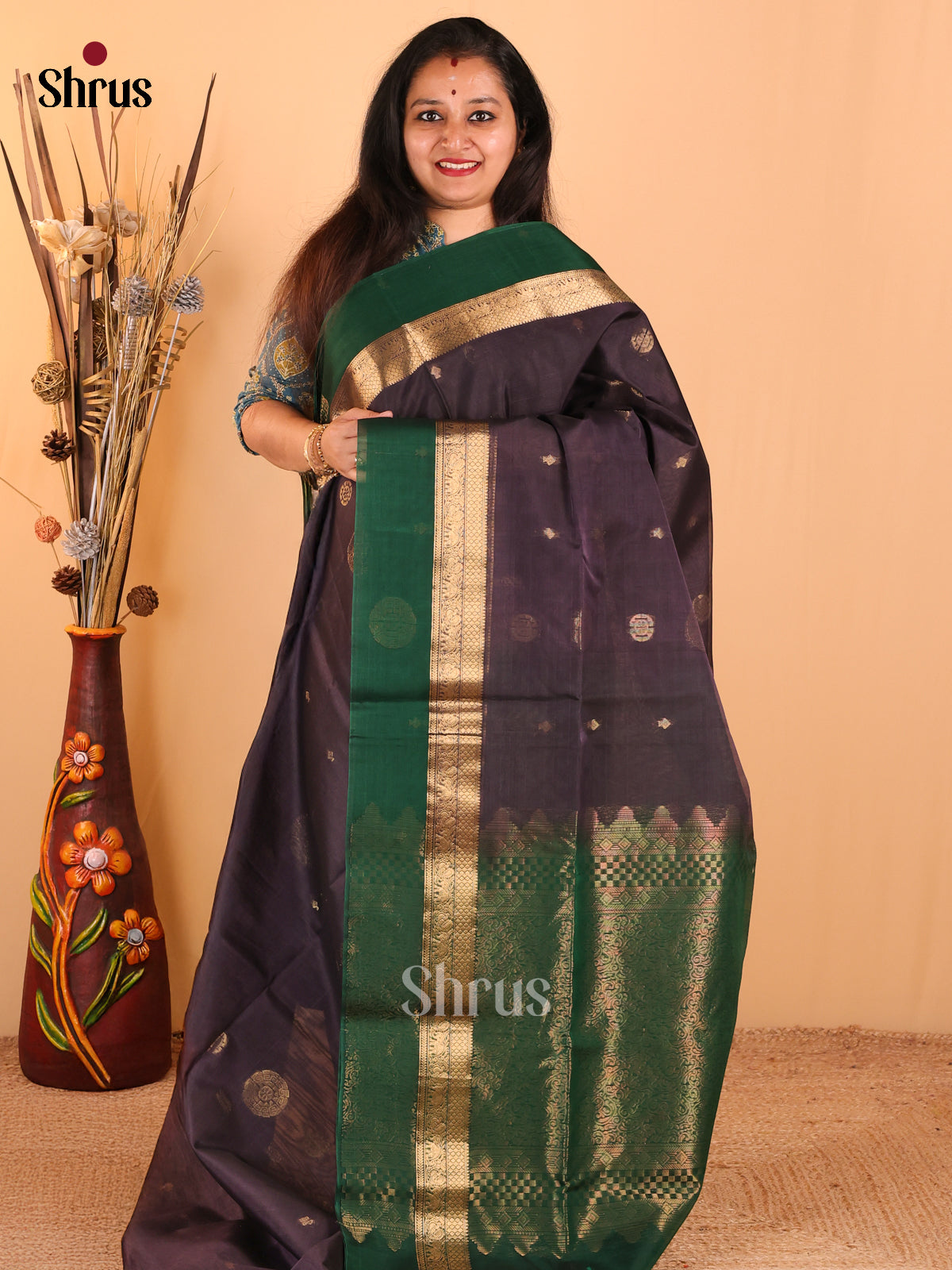 Elephant grey Silk Cotton Saree Adorned With Zari Woven Mandal Buttas And Green Big Border With Gold Zari - Shop on Shrus.com